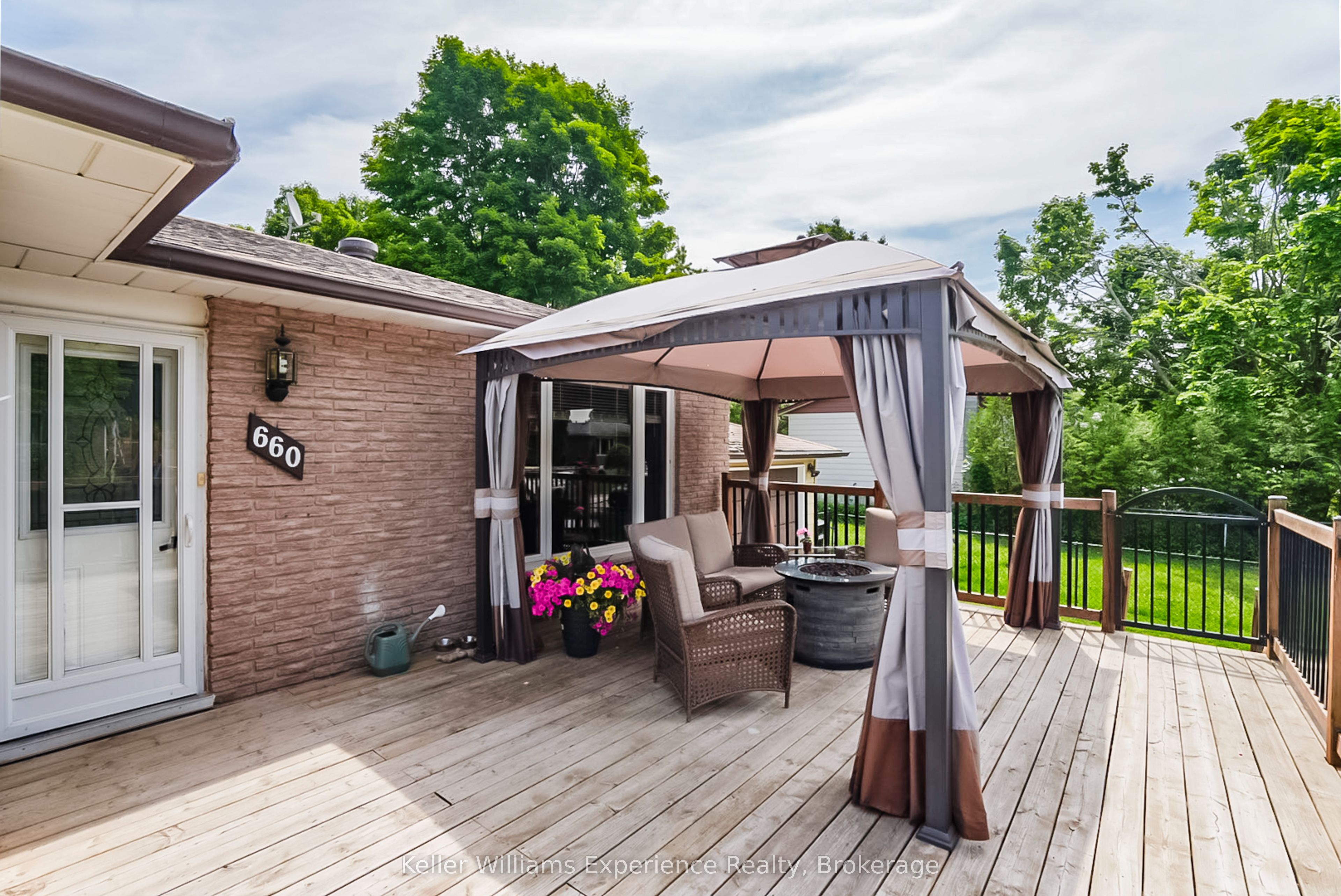 660 Harvey Avenue, Midland, ON L4R 4S2 photo 2