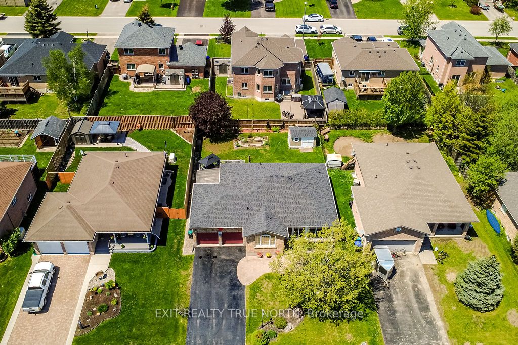32 Graham Street, Springwater, ON L0L 1P0 photo 2