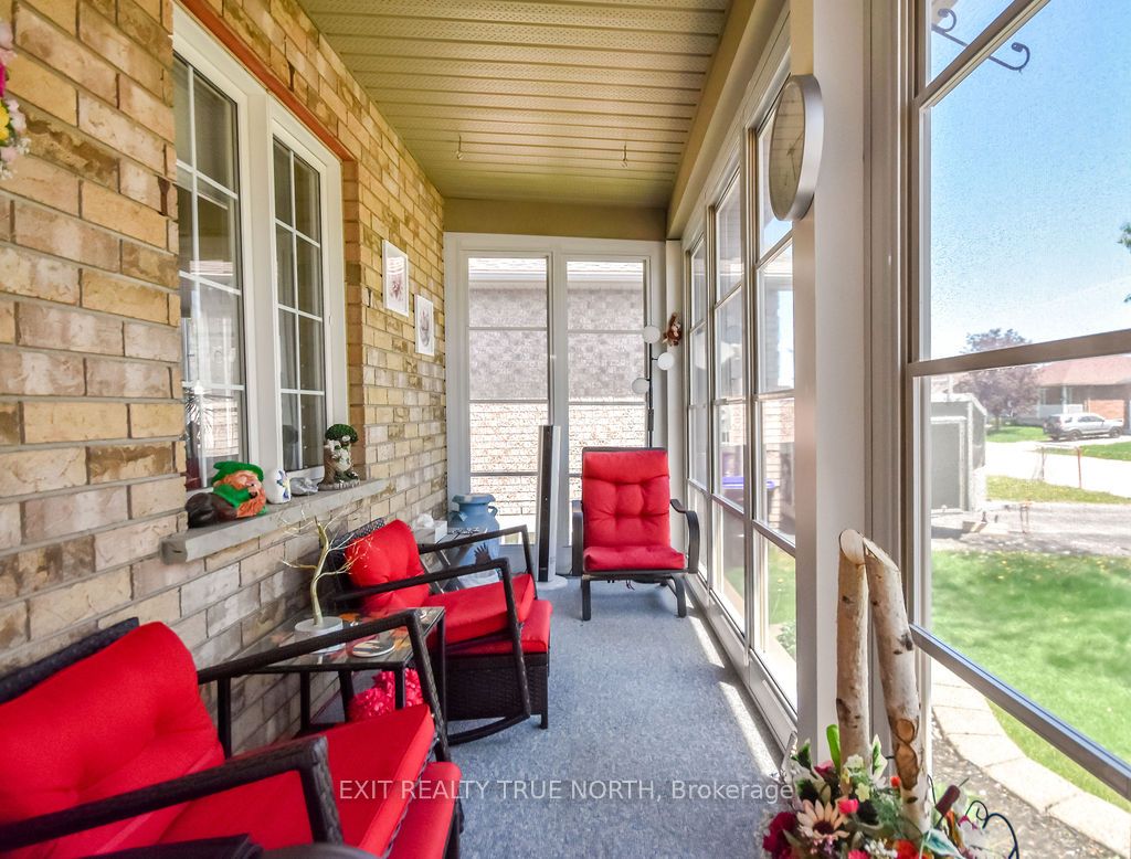32 Graham Street, Springwater, ON L0L 1P0 photo 4
