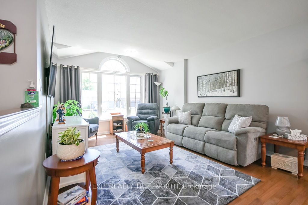 32 Graham Street, Springwater, ON L0L 1P0 photo 5