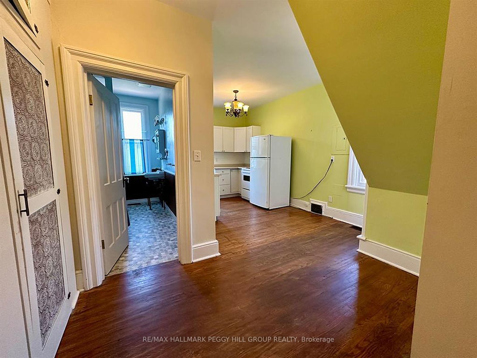 44 Toronto Street 3, Barrie, ON L4N 1T9 photo 4