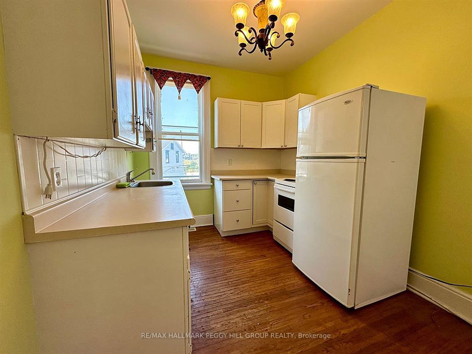 44 Toronto Street 3, Barrie, ON L4N 1T9 photo 5
