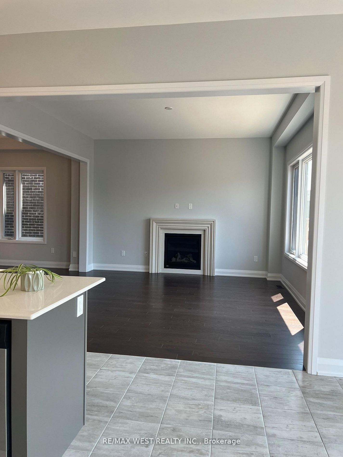 14 Periwinkle Road E, Springwater, ON L0L 1Y3 photo 3