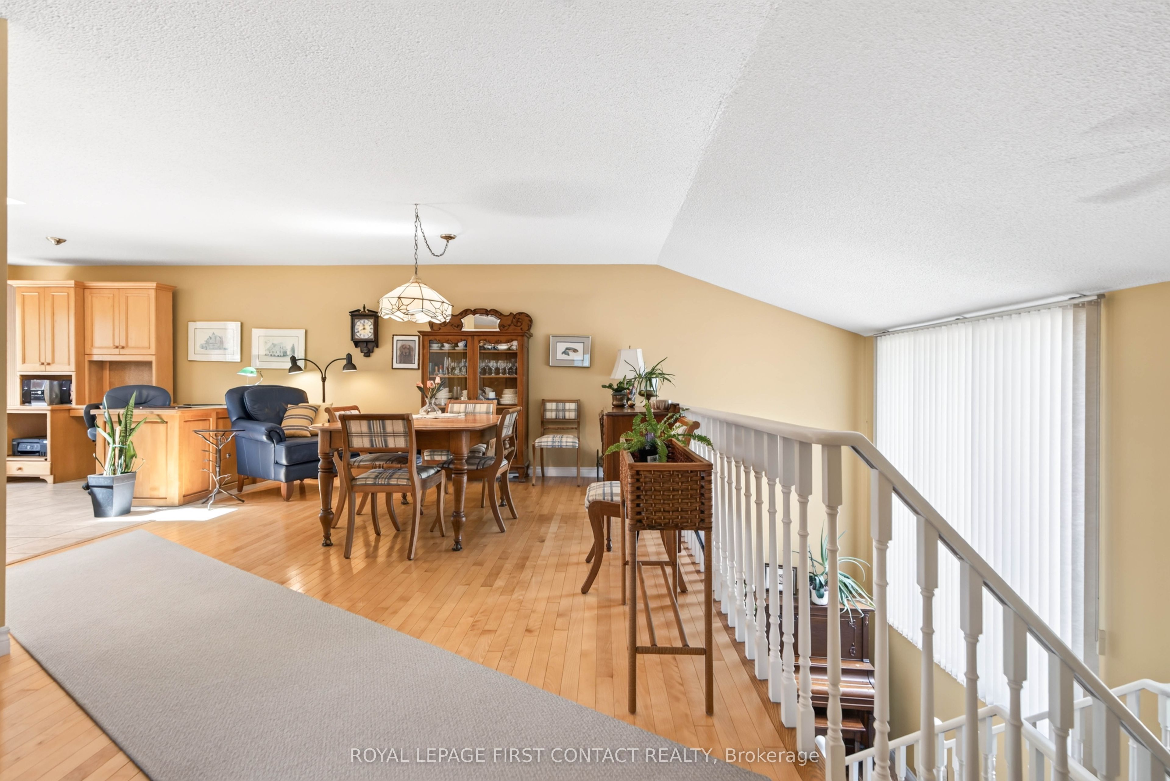 180 Burns Circle, Barrie, ON L4N 6A8 photo 3