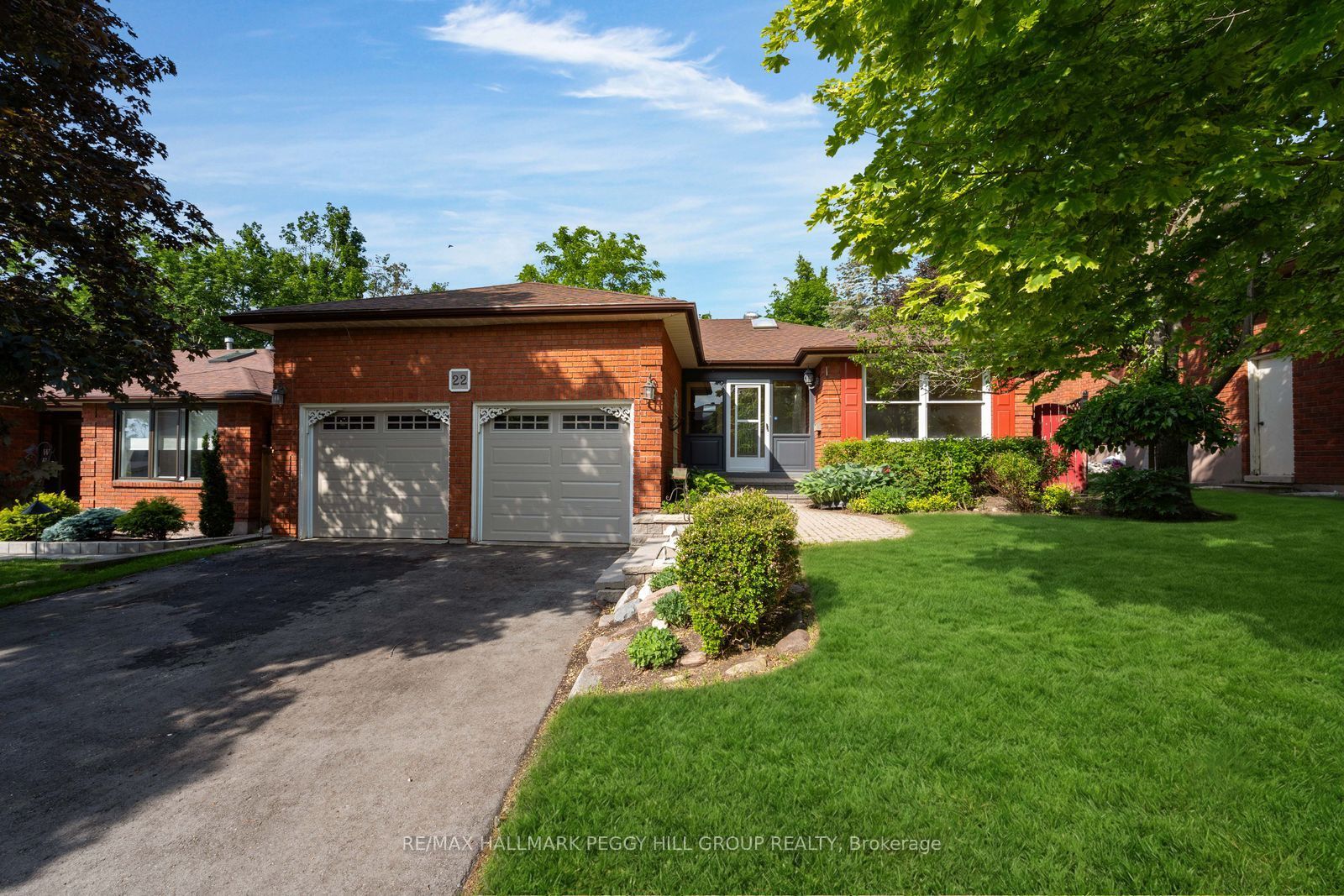 22 Richler Crescent, Barrie, ON L4N 6E6 photo 4