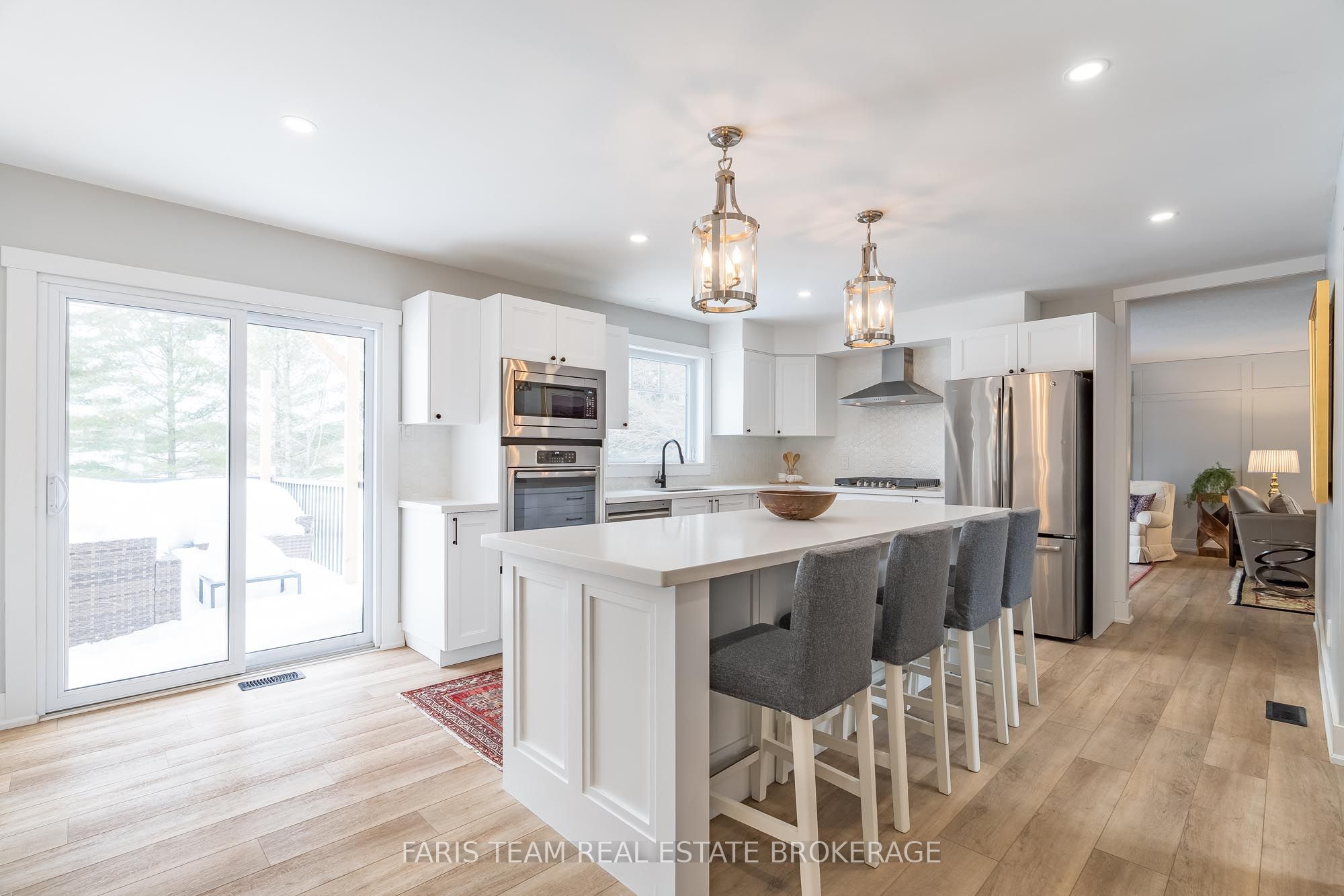 3 Matthew Court, Wasaga Beach, ON L9Z 1J5 photo 4