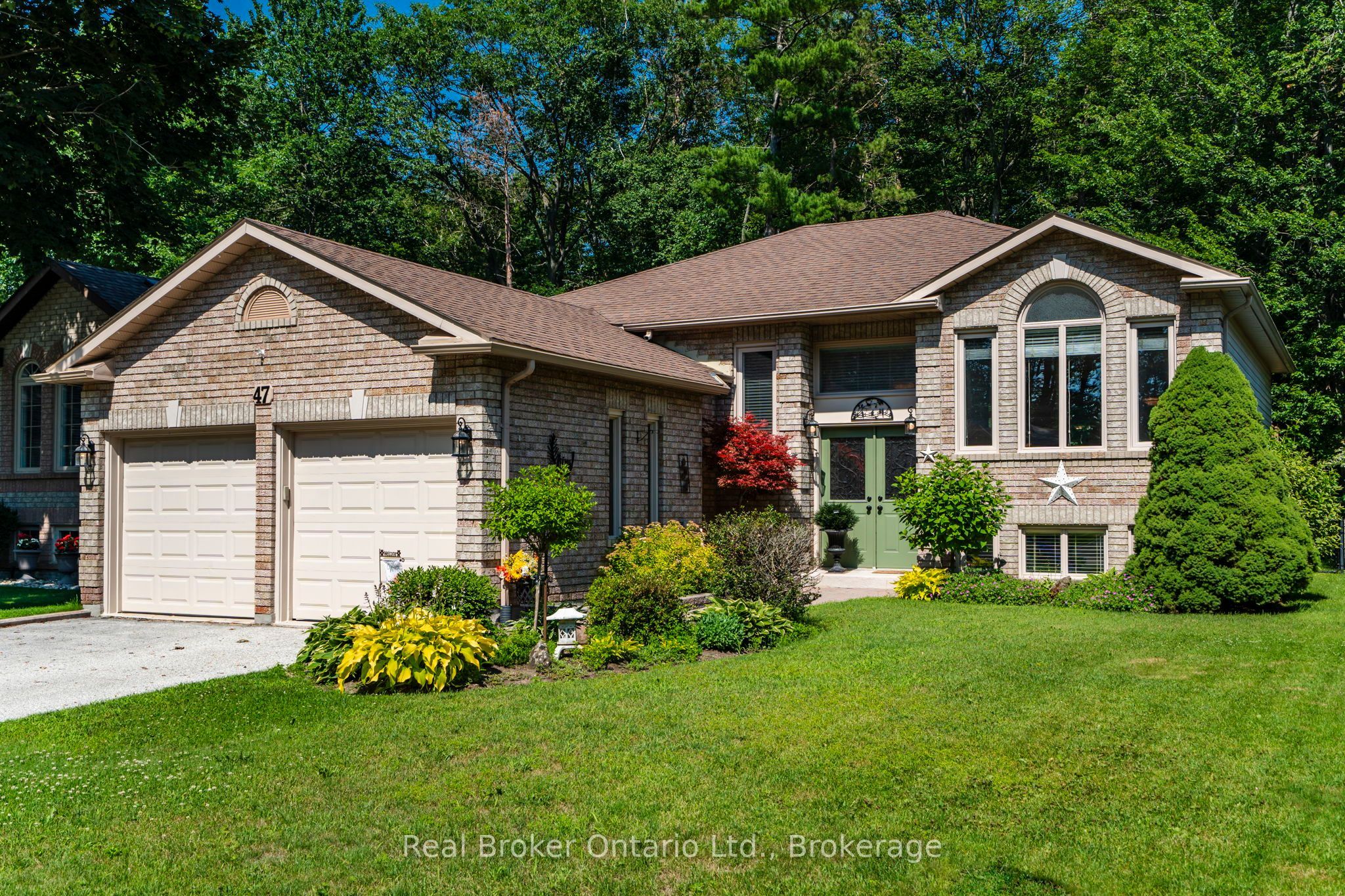 47 Timberland Crescent, Wasaga Beach, ON L9Z 1G8