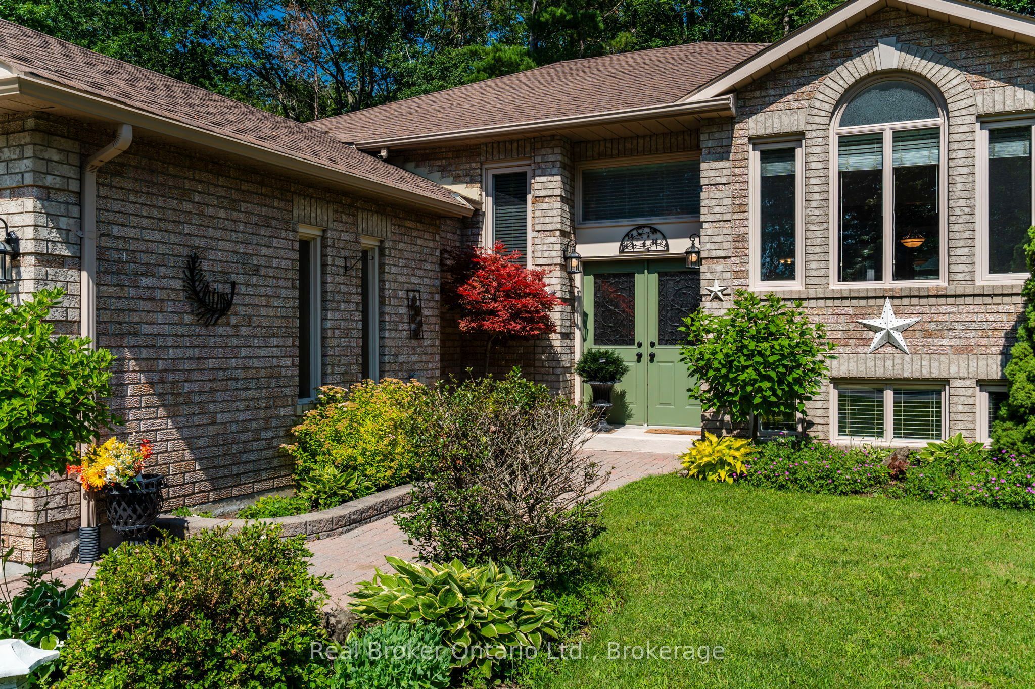 47 Timberland Crescent, Wasaga Beach, ON L9Z 1G8 photo 2