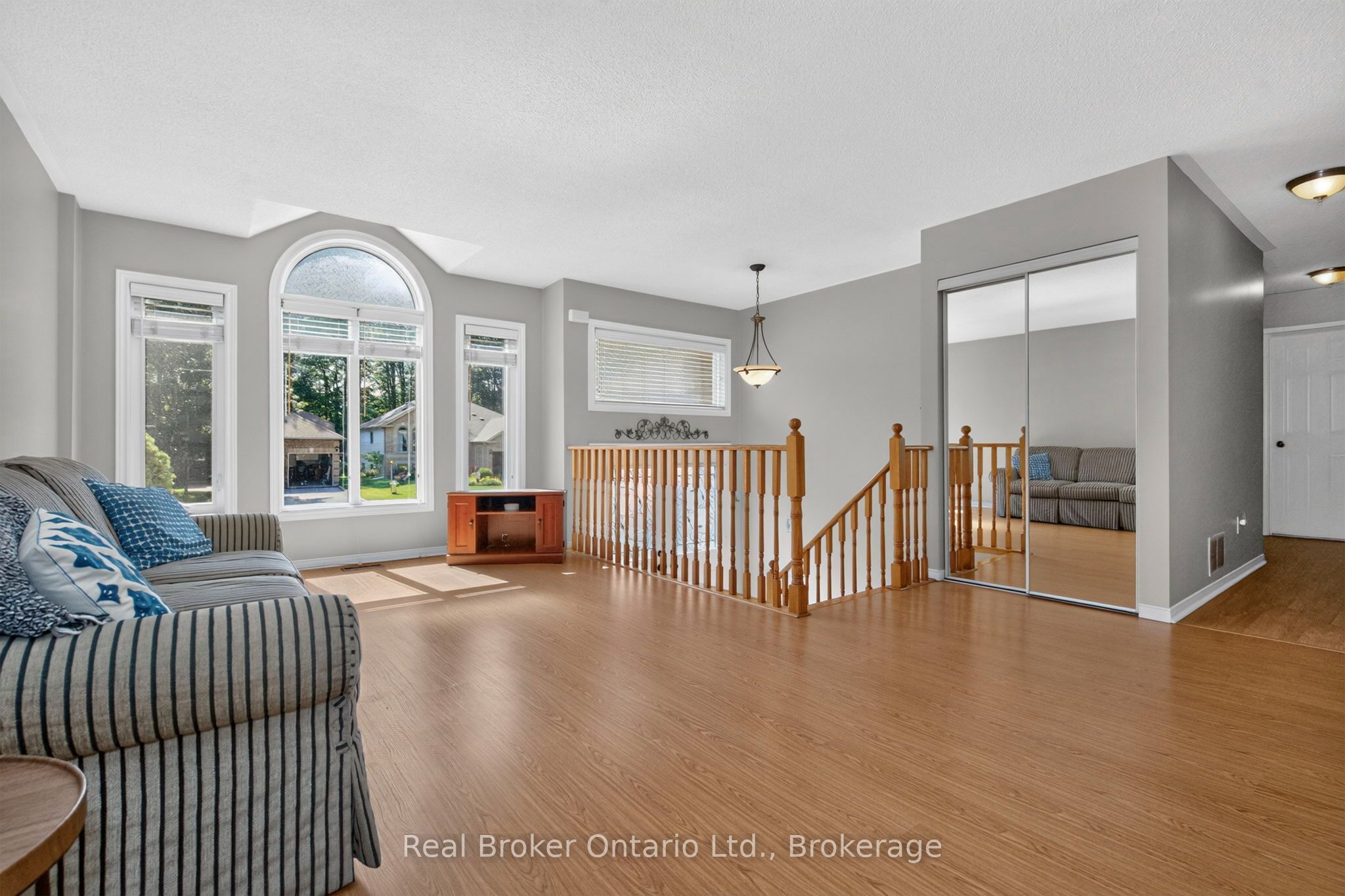47 Timberland Crescent, Wasaga Beach, ON L9Z 1G8 photo 5