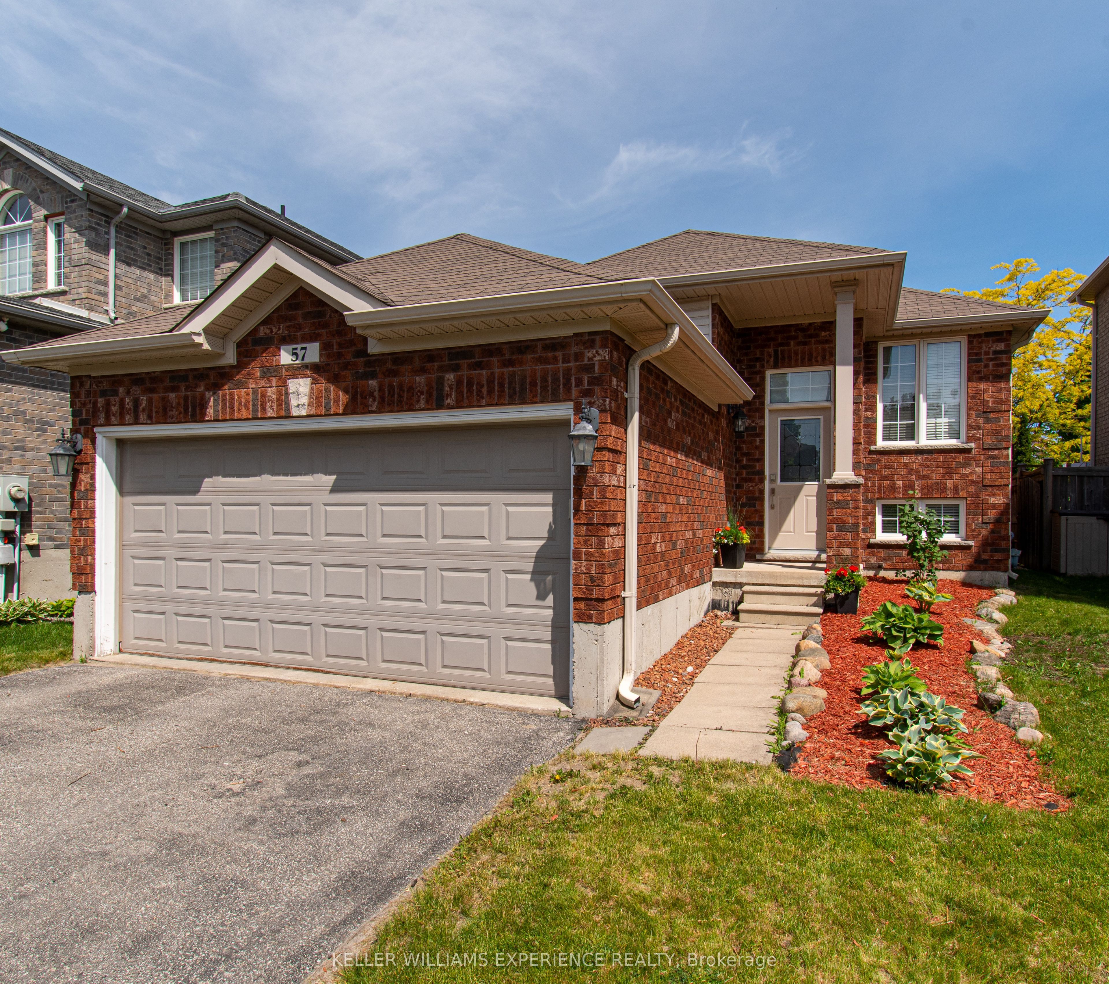 57 Parisian Crescent, Barrie, ON L4N 0Y9 photo 2