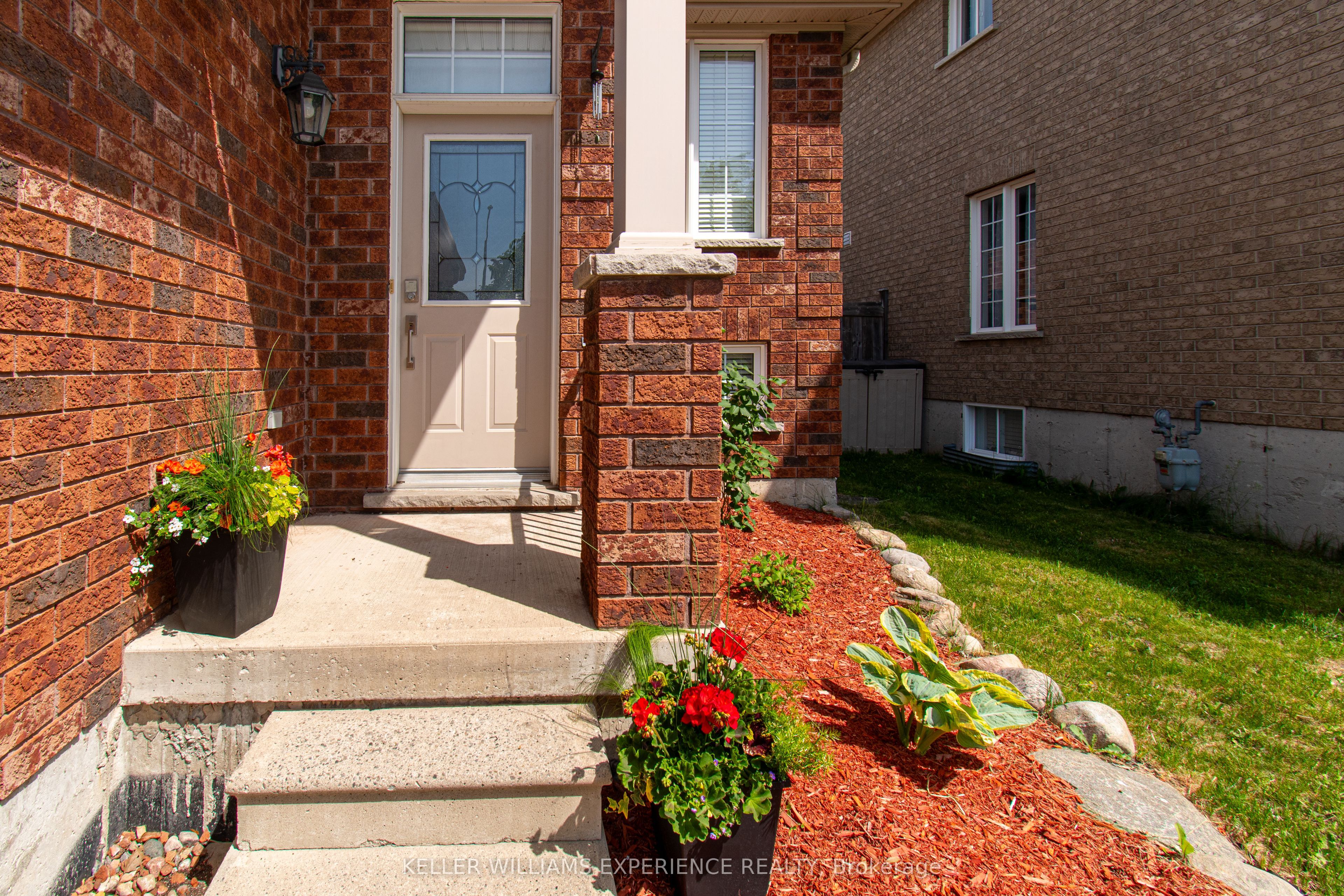 57 Parisian Crescent, Barrie, ON L4N 0Y9 photo 3