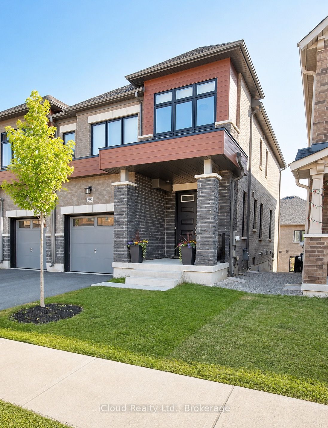 98 Bearberry Road, Springwater, ON L9X 2C9