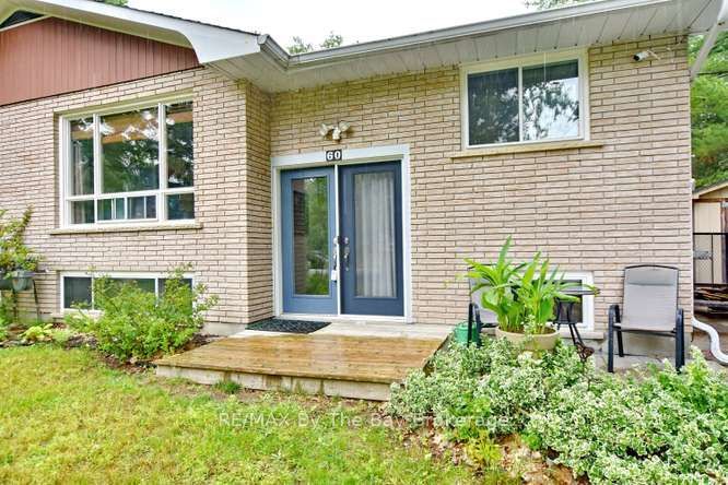 60 53rd Street S, Wasaga Beach, ON L9Z 1W8 photo 2
