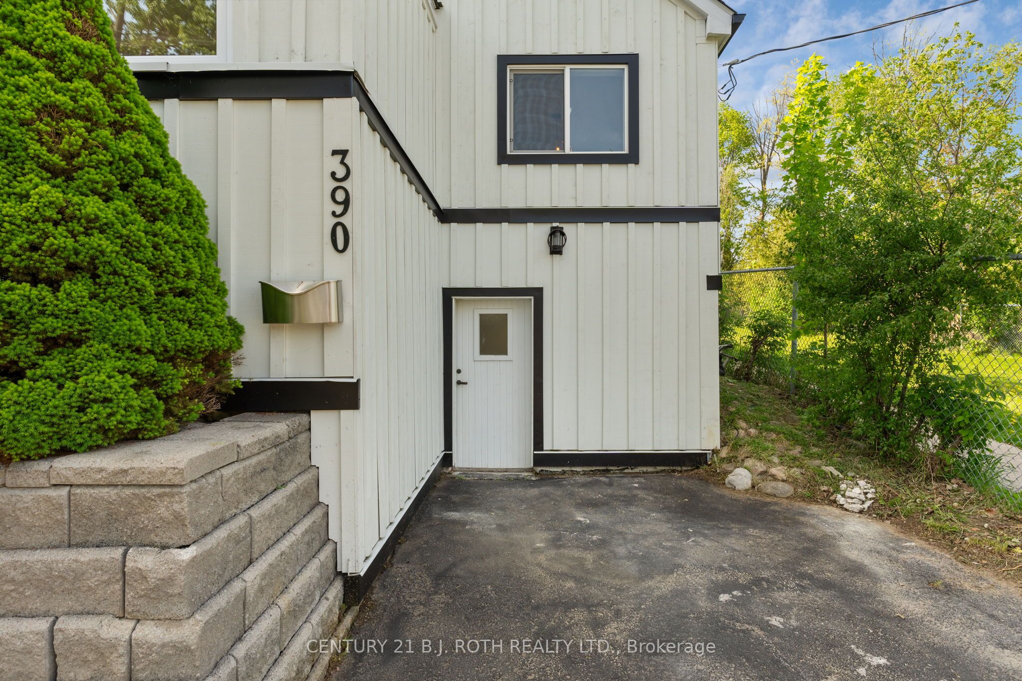 390 Arthur Street, Orillia, ON L3V 3M8 photo 3