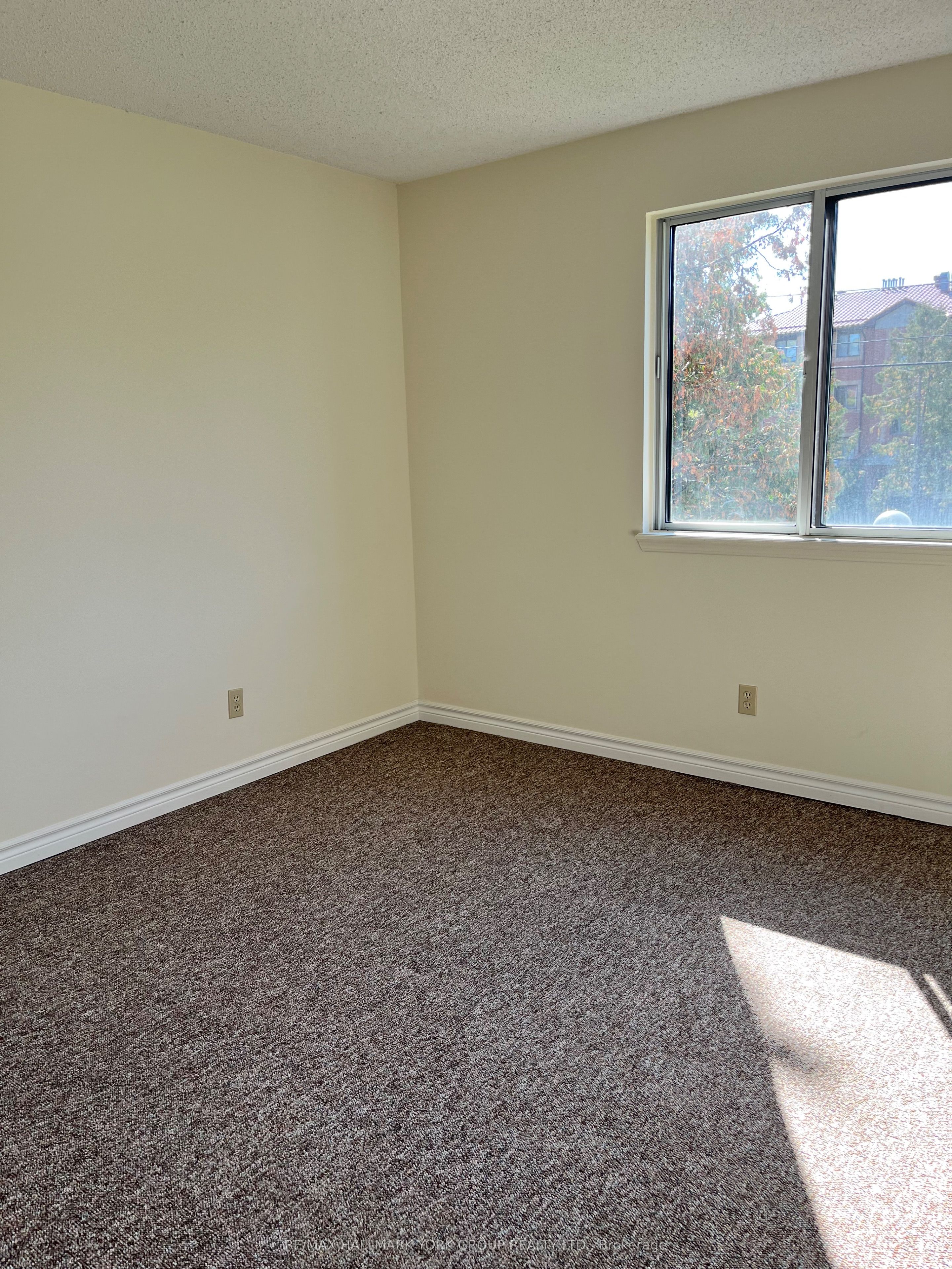 131 Edgehill Drive O12, Barrie, ON L4N 1L9 photo 5