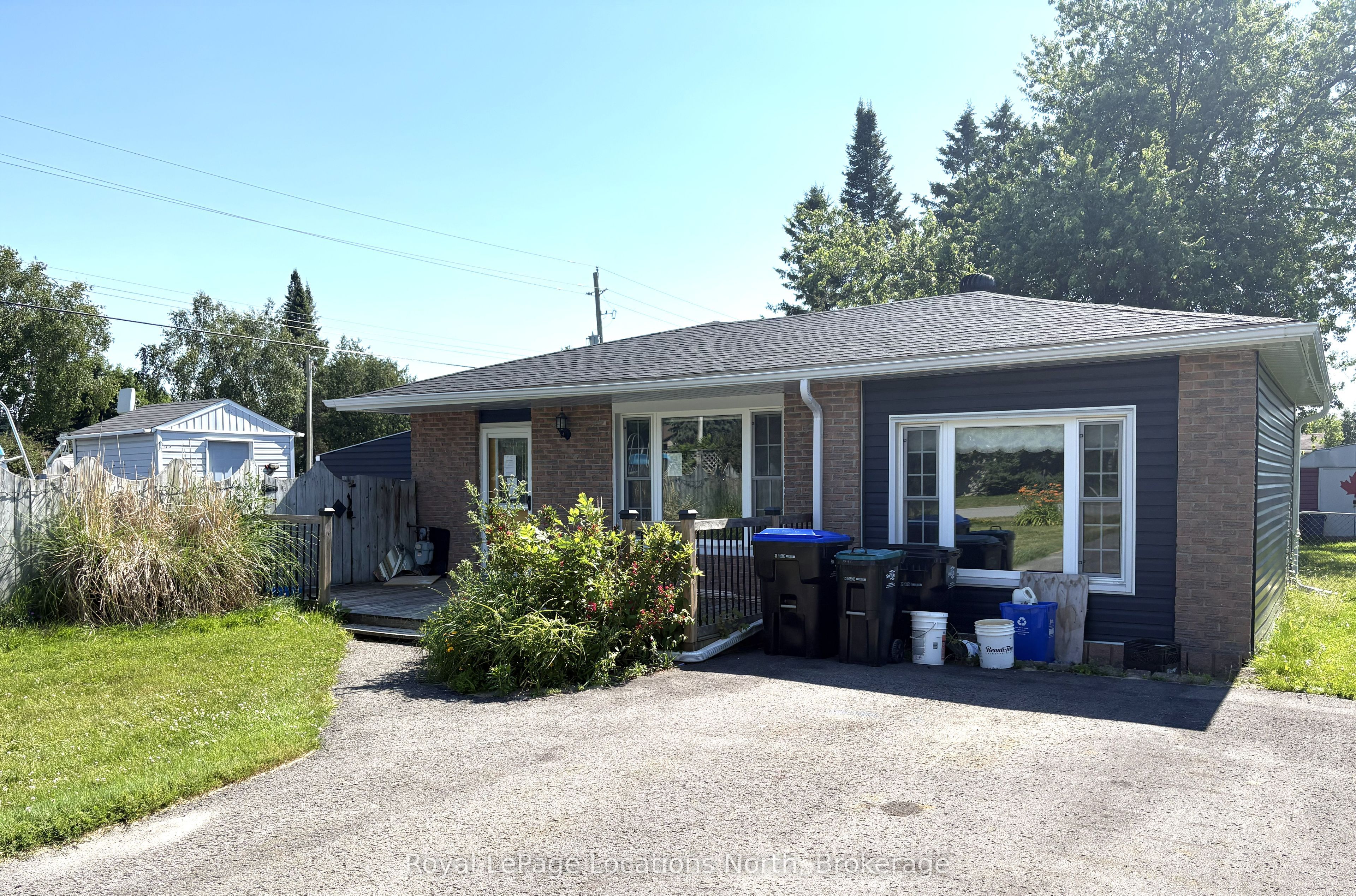 2 Lynn Street, Tiny, ON L0L 2J0