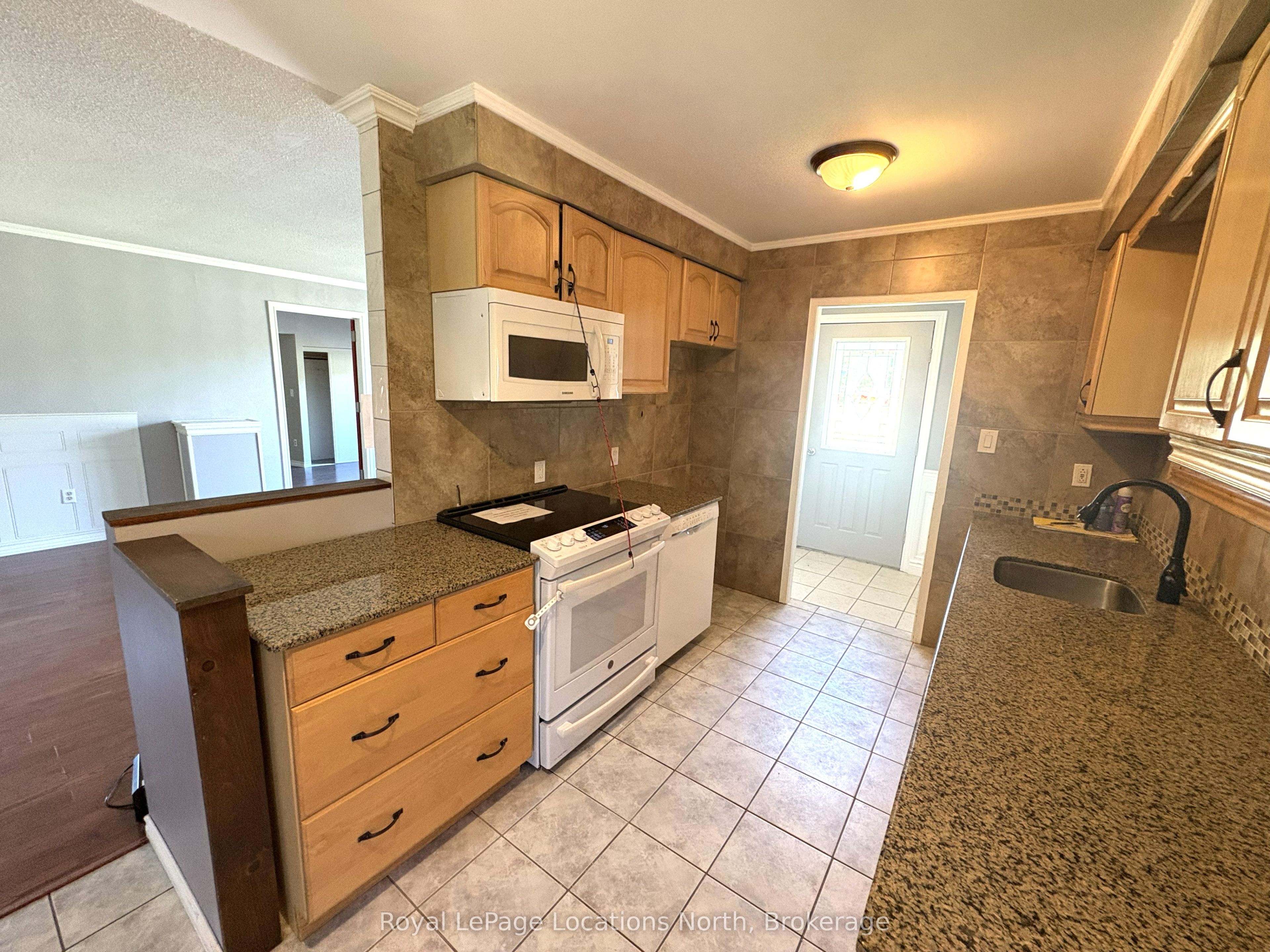 2 Lynn Street, Tiny, ON L0L 2J0 photo 4