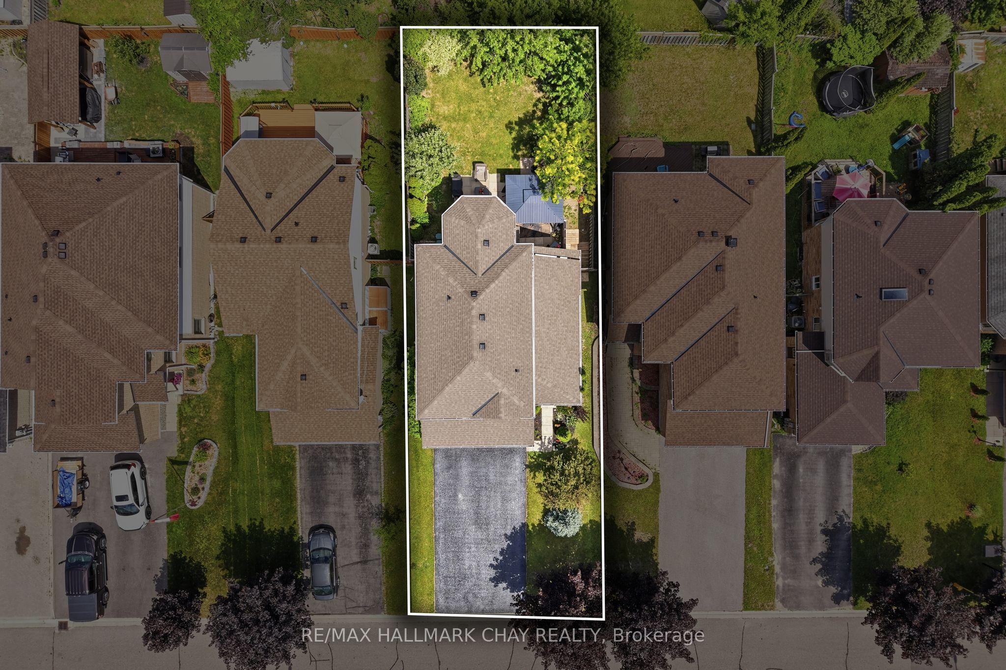 228 Wessenger Drive, Barrie, ON L4N 8R4 photo 2