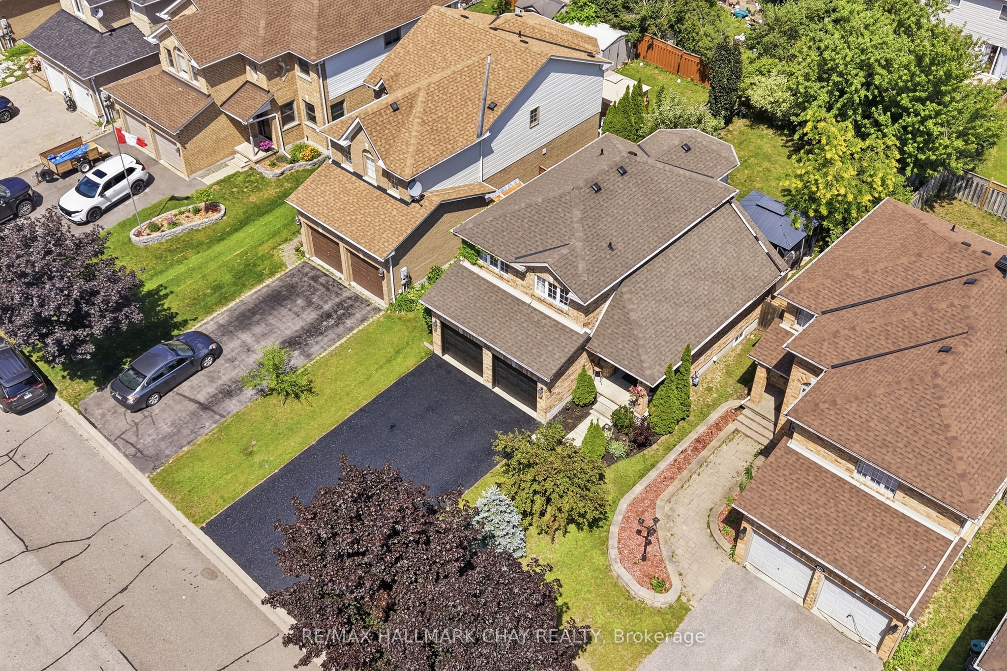 228 Wessenger Drive, Barrie, ON L4N 8R4 photo 3
