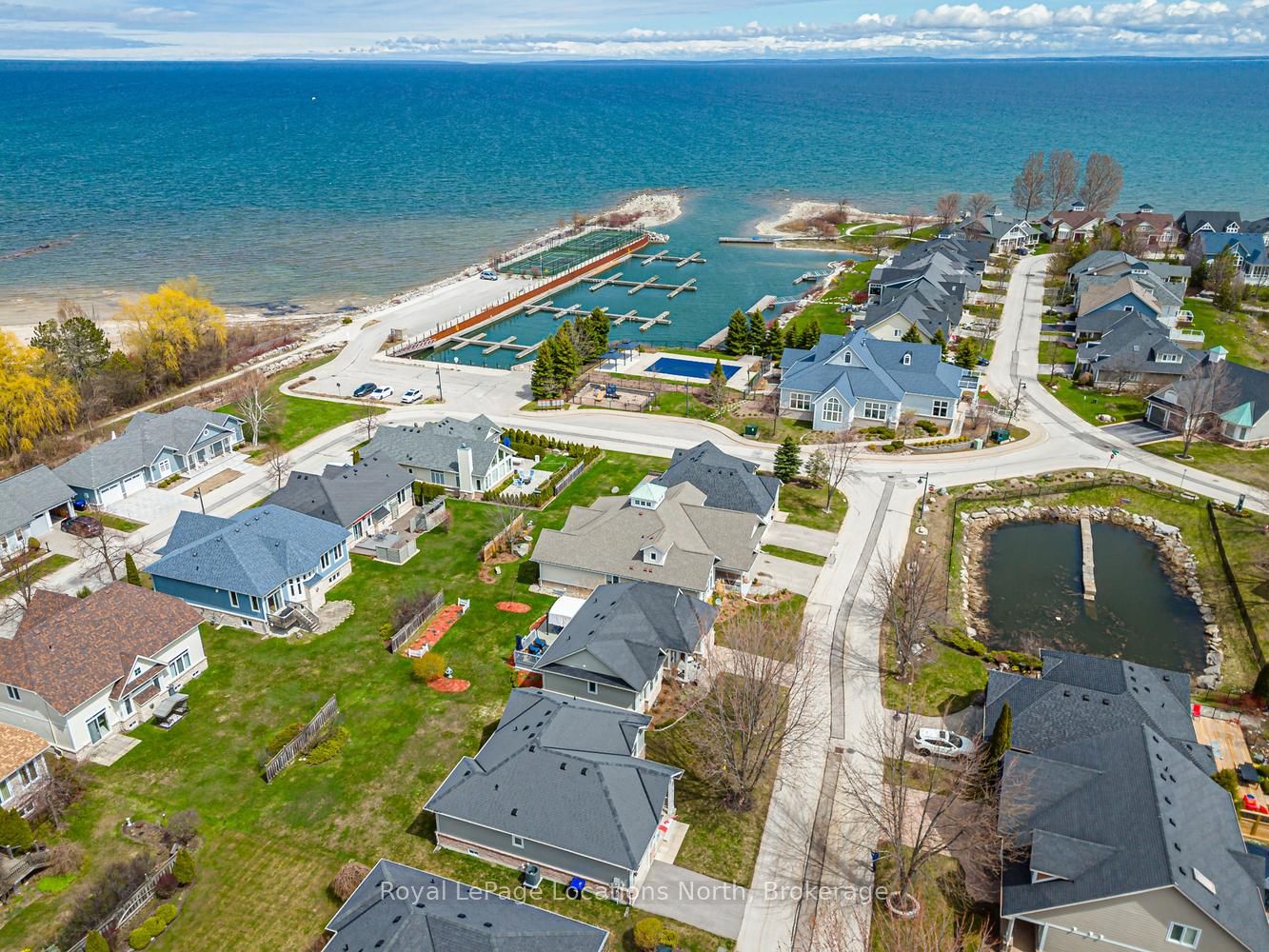 58 CLUBHOUSE Drive, Collingwood, ON L9Y 4Z6 photo 2