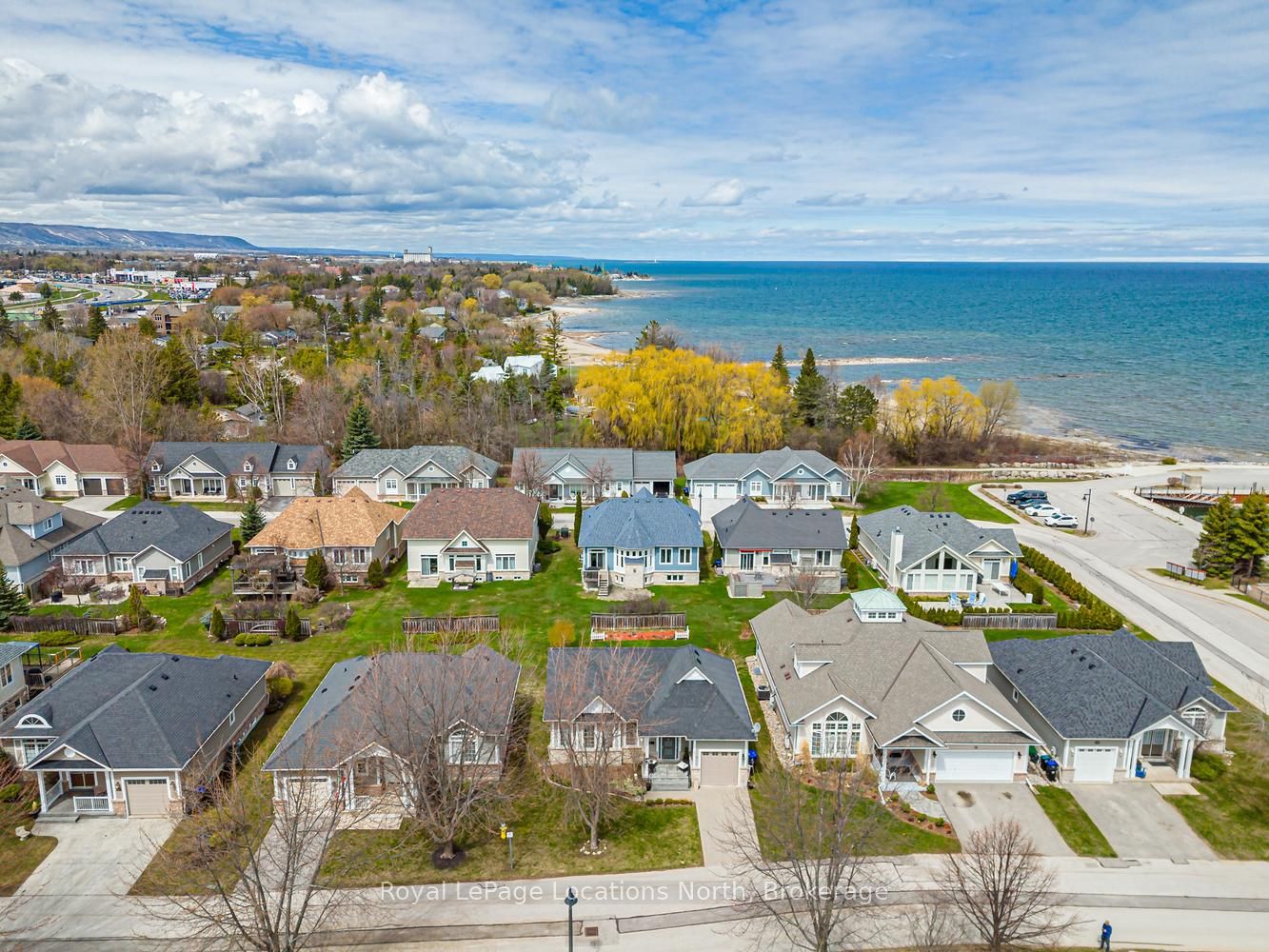 58 CLUBHOUSE Drive, Collingwood, ON L9Y 4Z6 photo 3