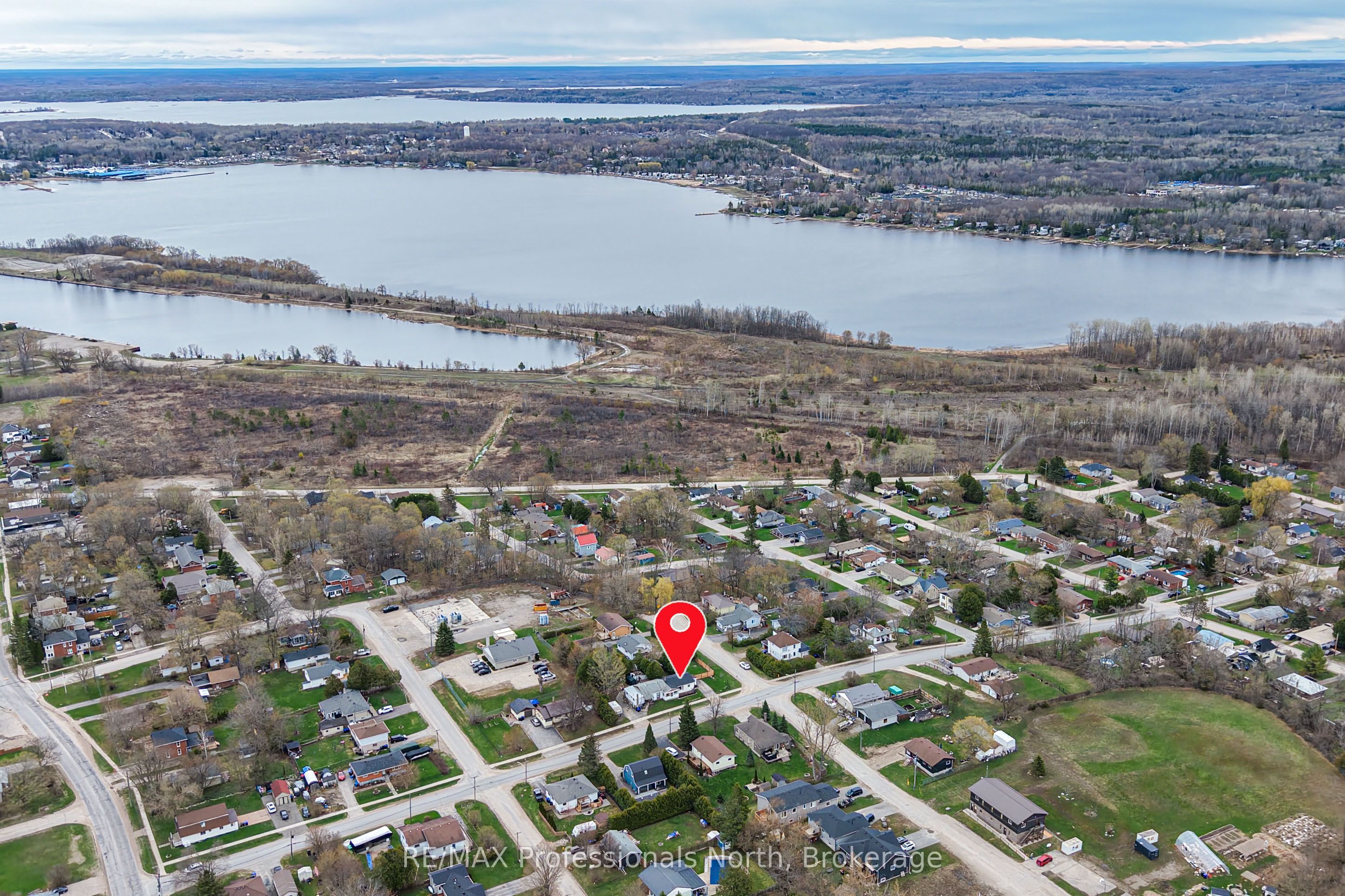 817 Eighth Avenue, Tay, ON L0K 1R0 photo 4