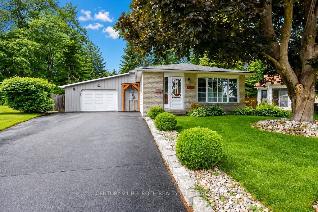 1037 Glen Eagles Crescent, Midland, ON L4R 2R2