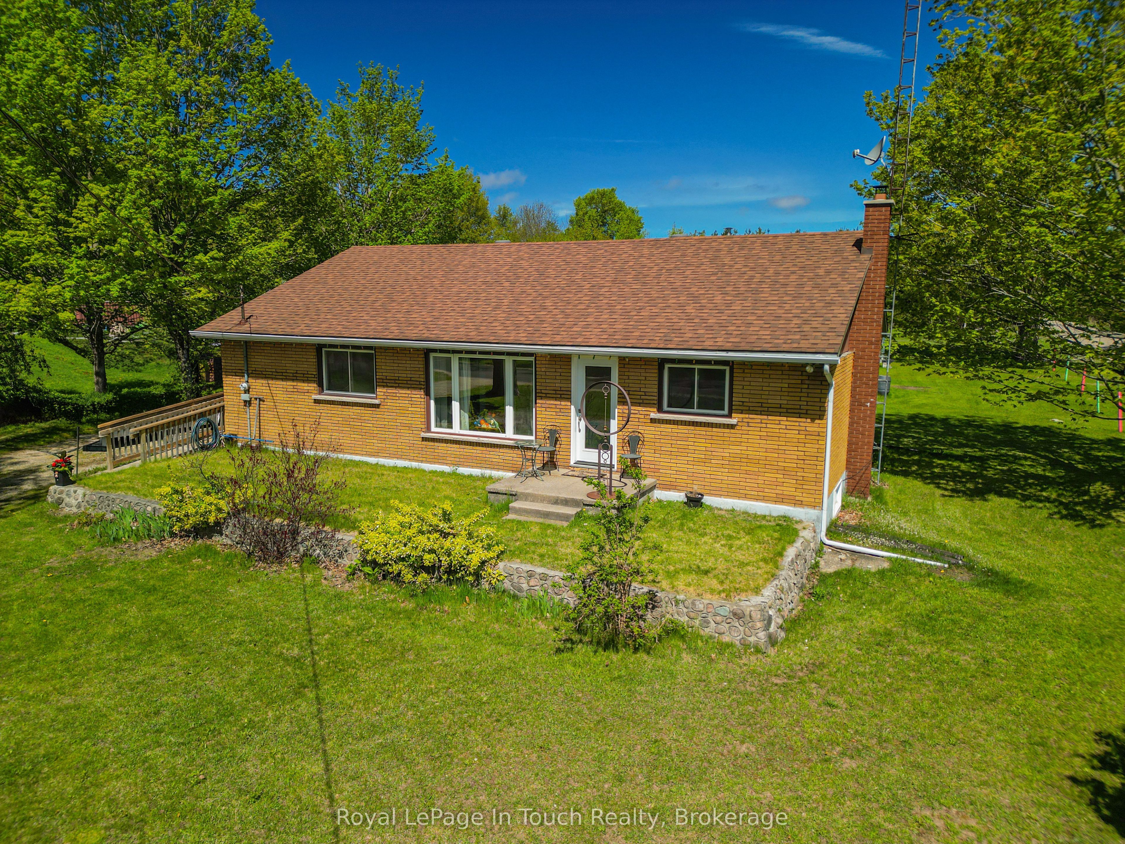 859 CEDAR POINT Road, Tiny, ON L9M 0K2 photo 3