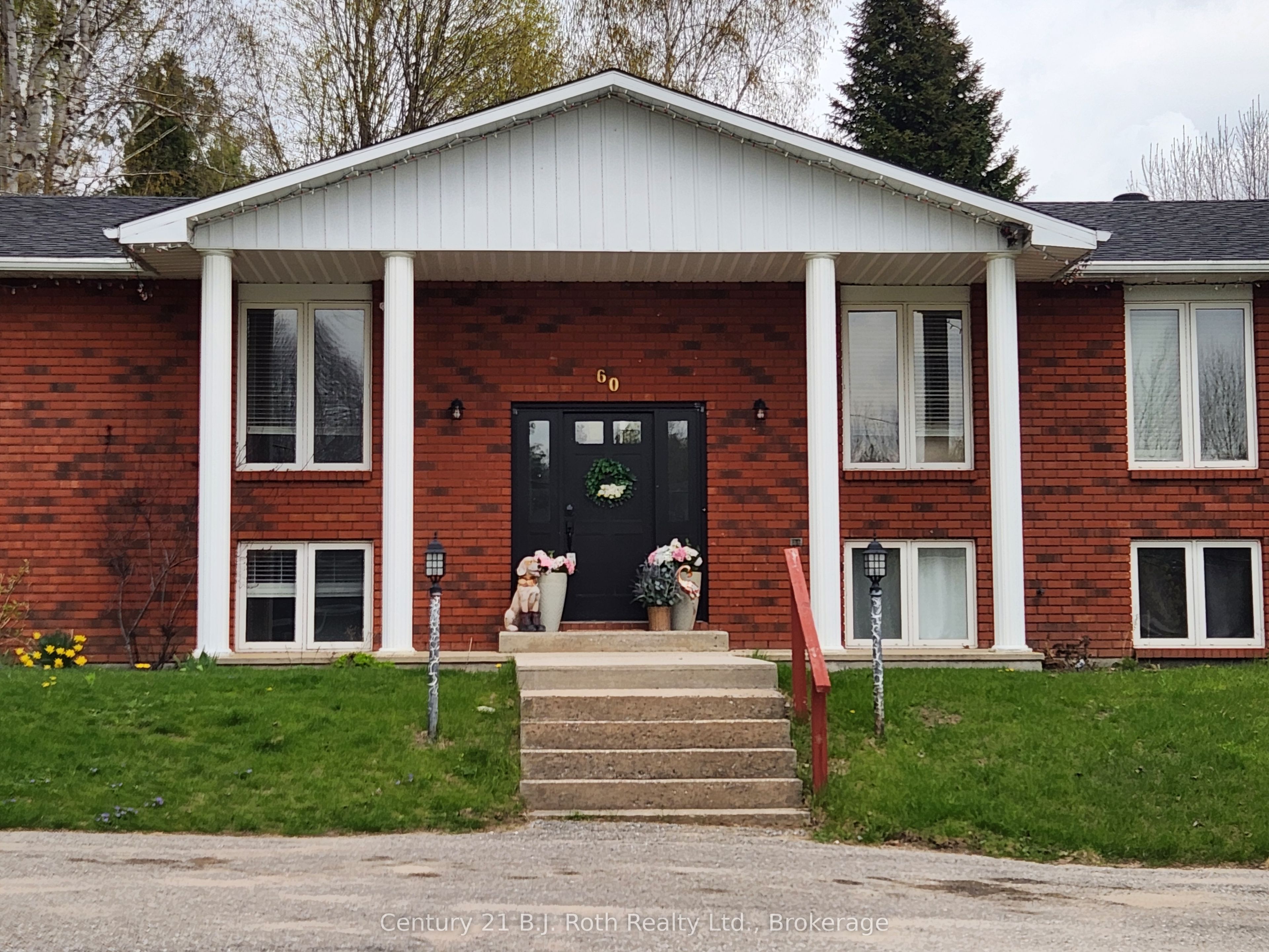 60 Lepage Drive, Penetanguishene, ON L9M 1R5 photo 2