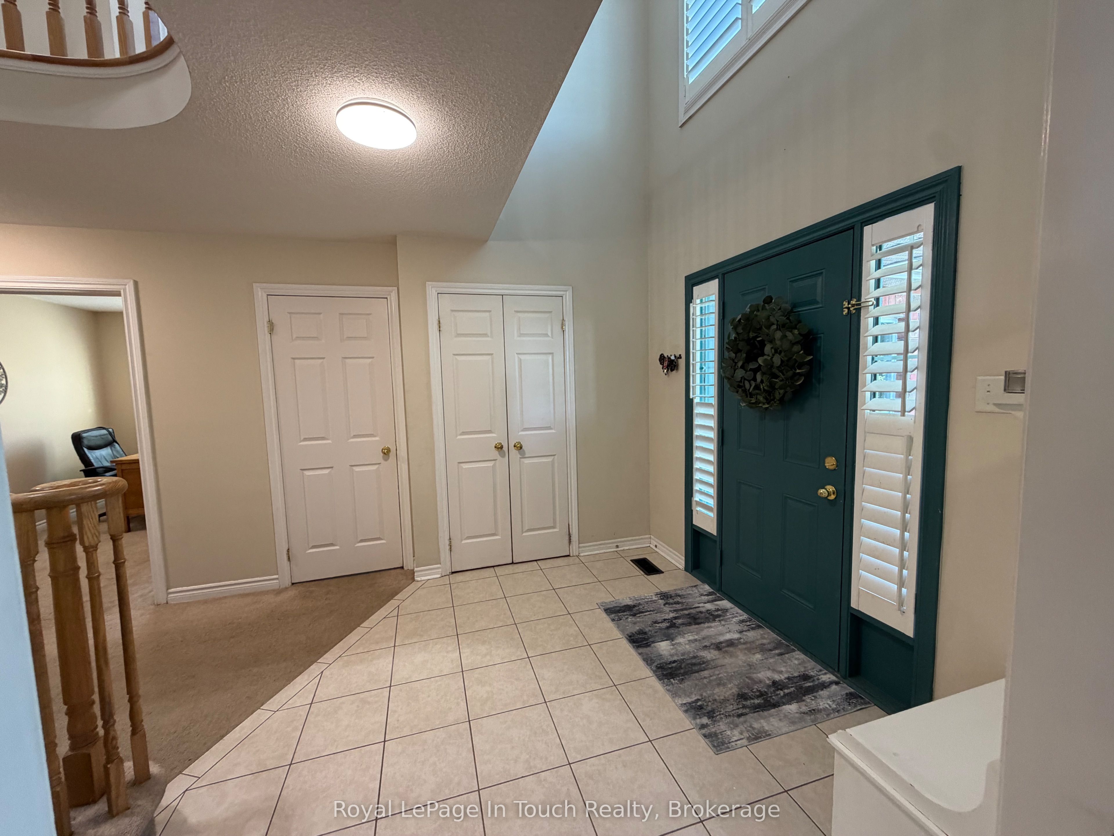 384 Keller Drive, Midland, ON L4R 0A7 photo 2