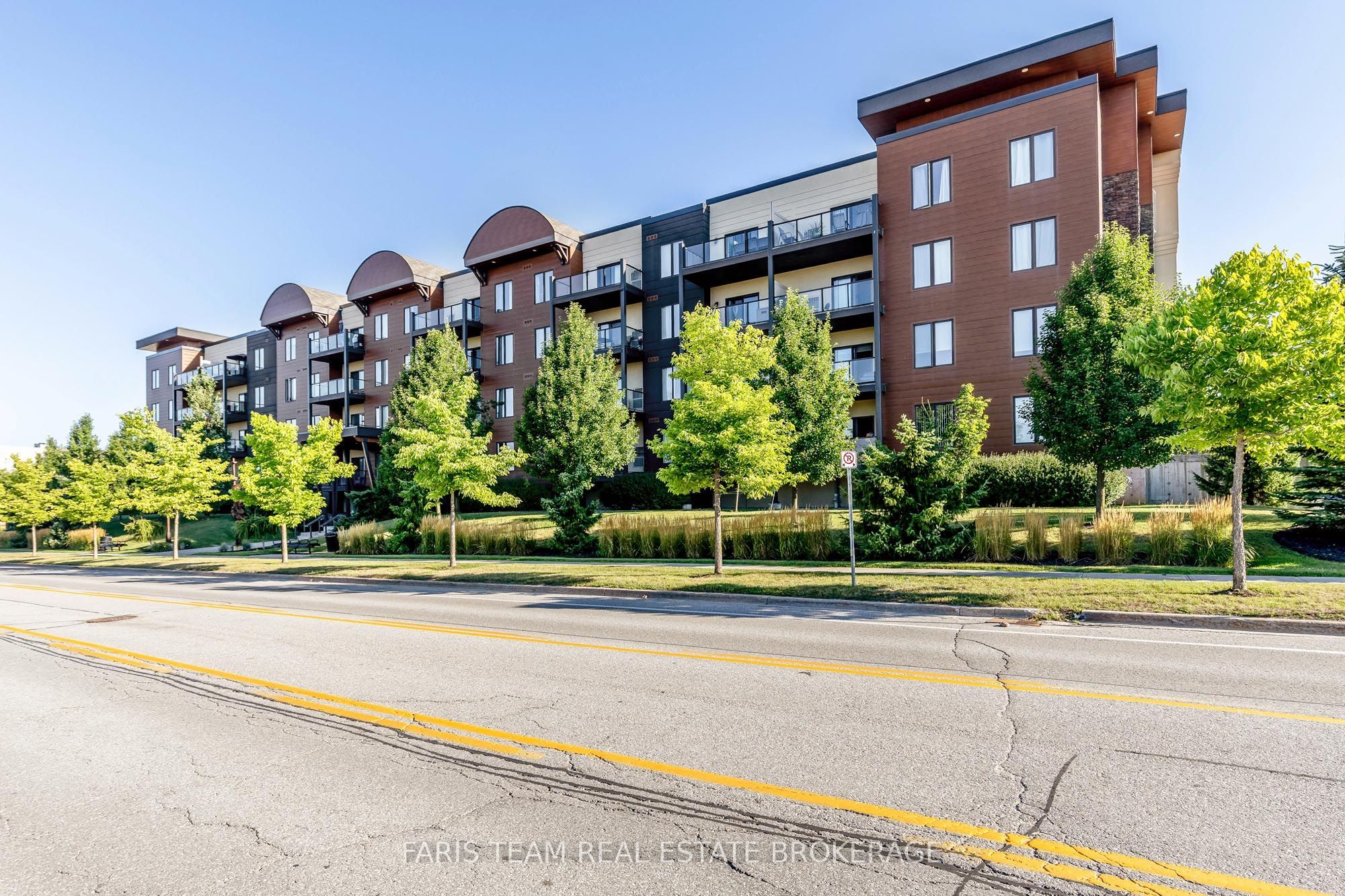 100 Dean Avenue 211, Barrie, ON L4N 0V4 photo 2