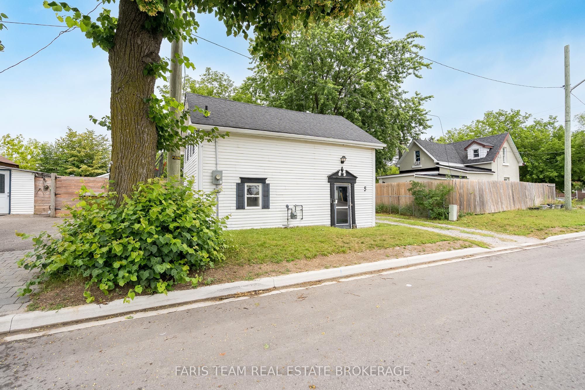 5 Robert Street, Barrie, ON L4N 3H2