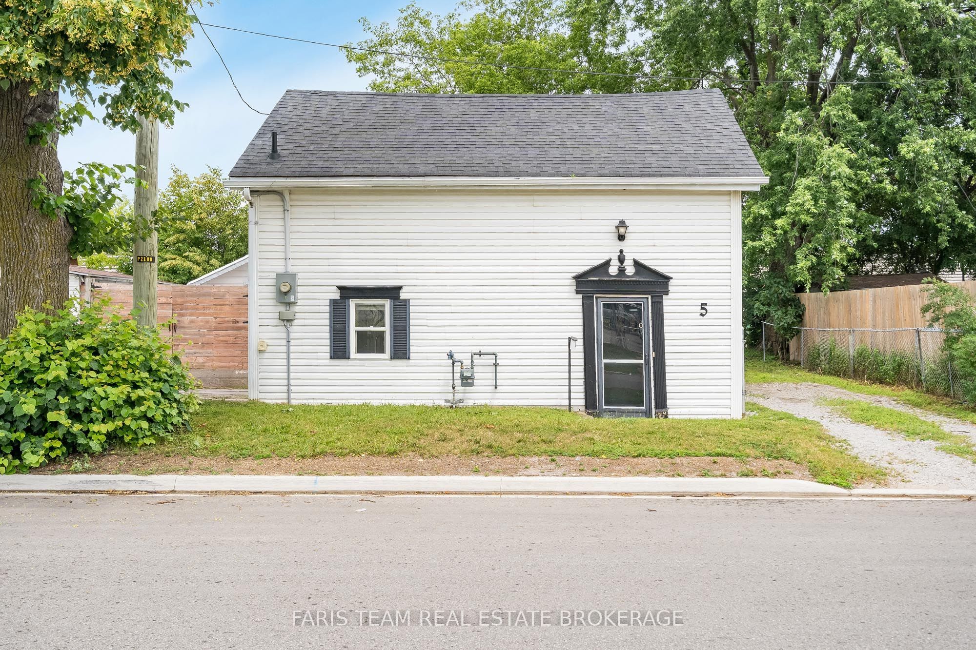 5 Robert Street, Barrie, ON L4N 3H2 photo 3