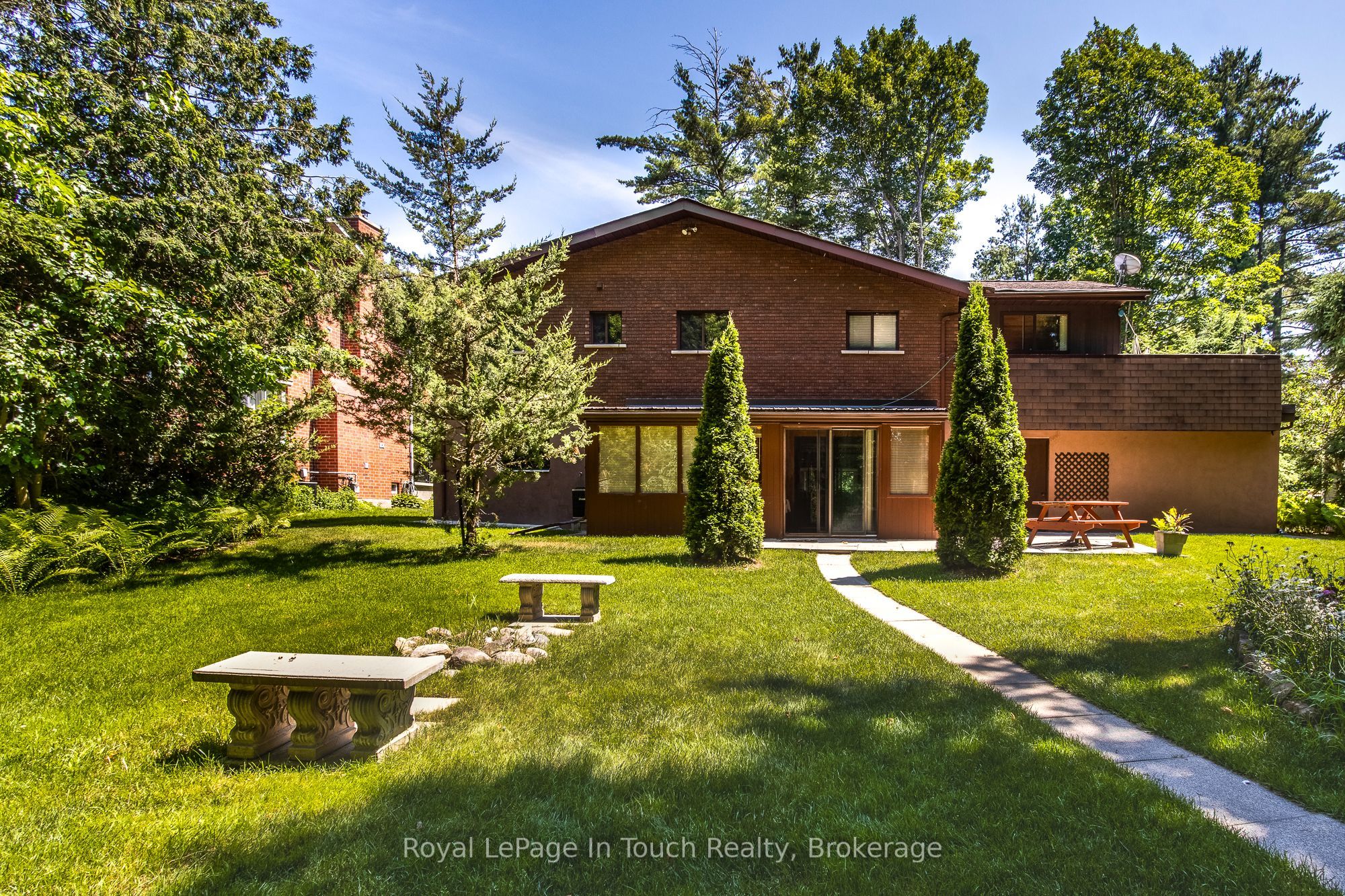 12 Lincoln Avenue, Tiny, ON L0L 2J0 photo 3