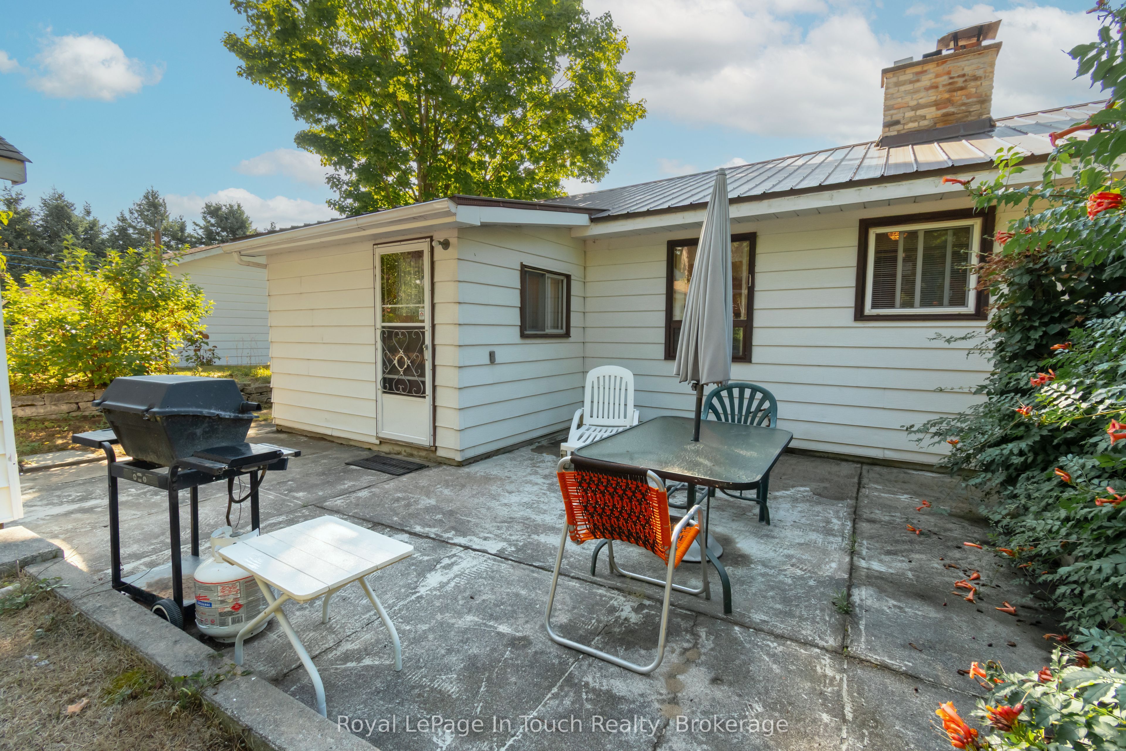 22 Glendale Road, Tiny, ON L9M 0C2 photo 3