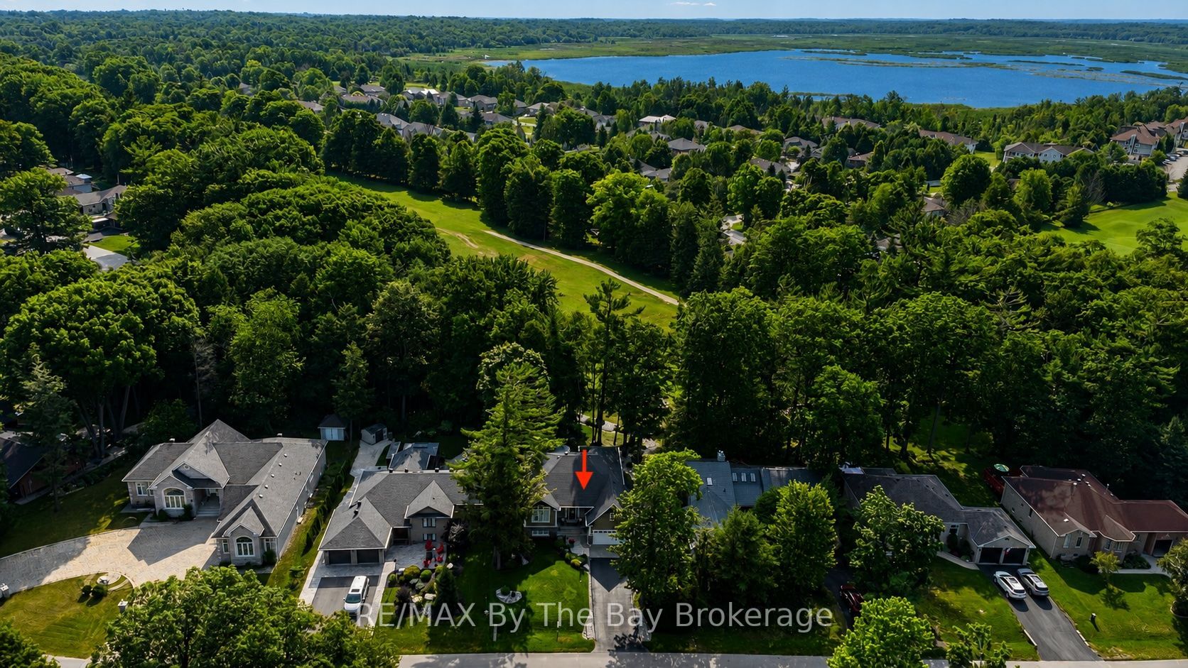 7 Downer Crescent, Wasaga Beach, ON L9Z 1C2 photo 2
