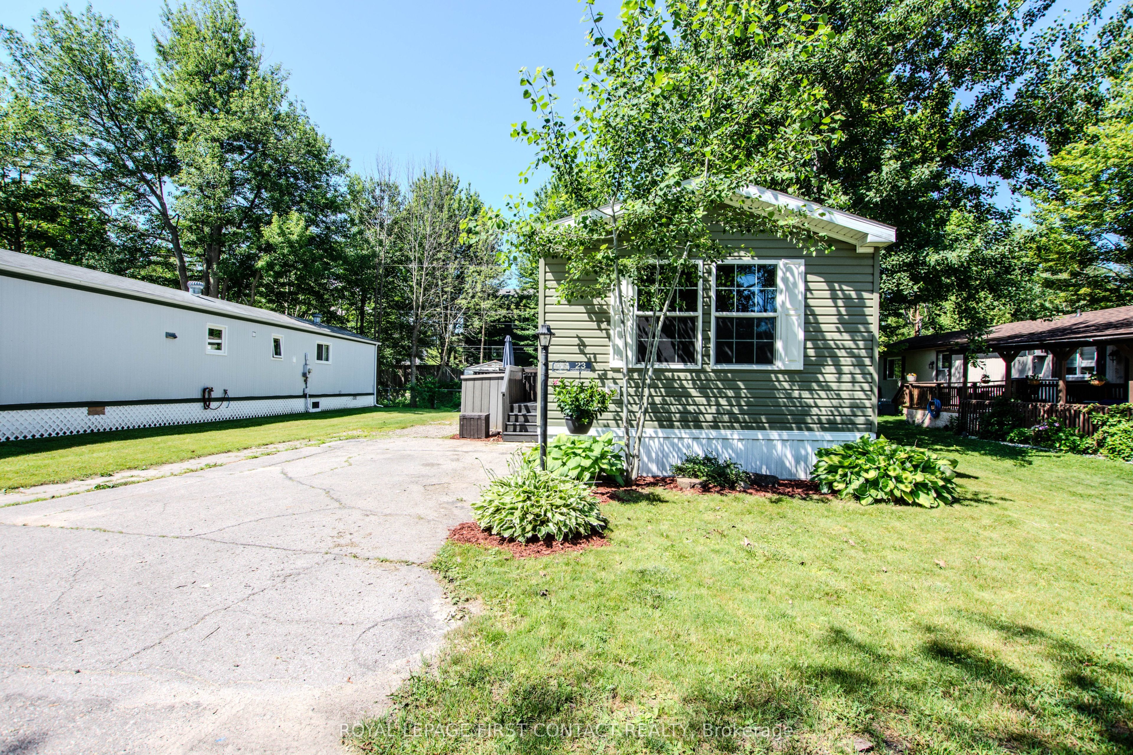 23 Georgian Glen Drive, Wasaga Beach, ON L9Z 1K8 photo 3