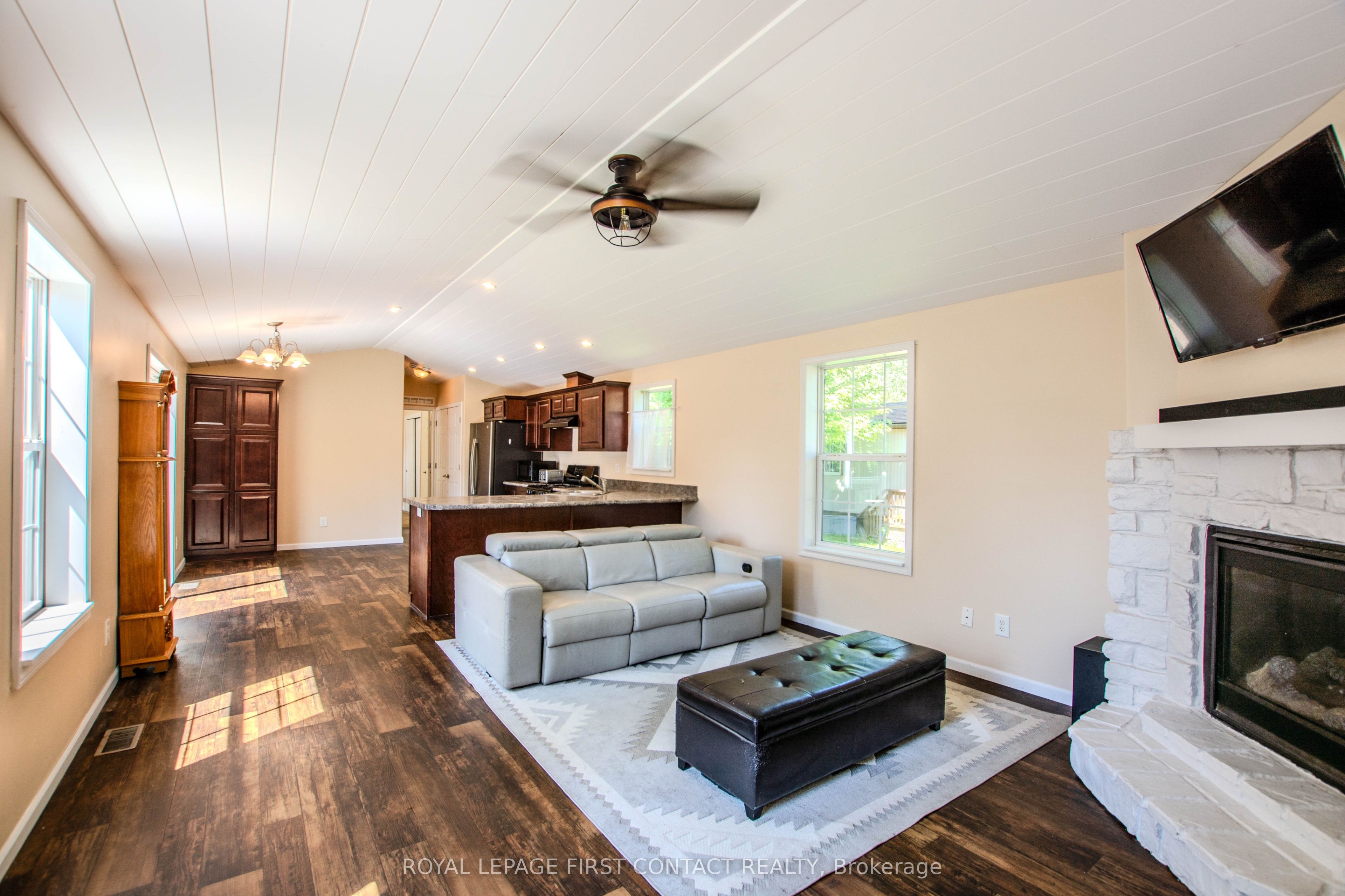 23 Georgian Glen Drive, Wasaga Beach, ON L9Z 1K8 photo 4