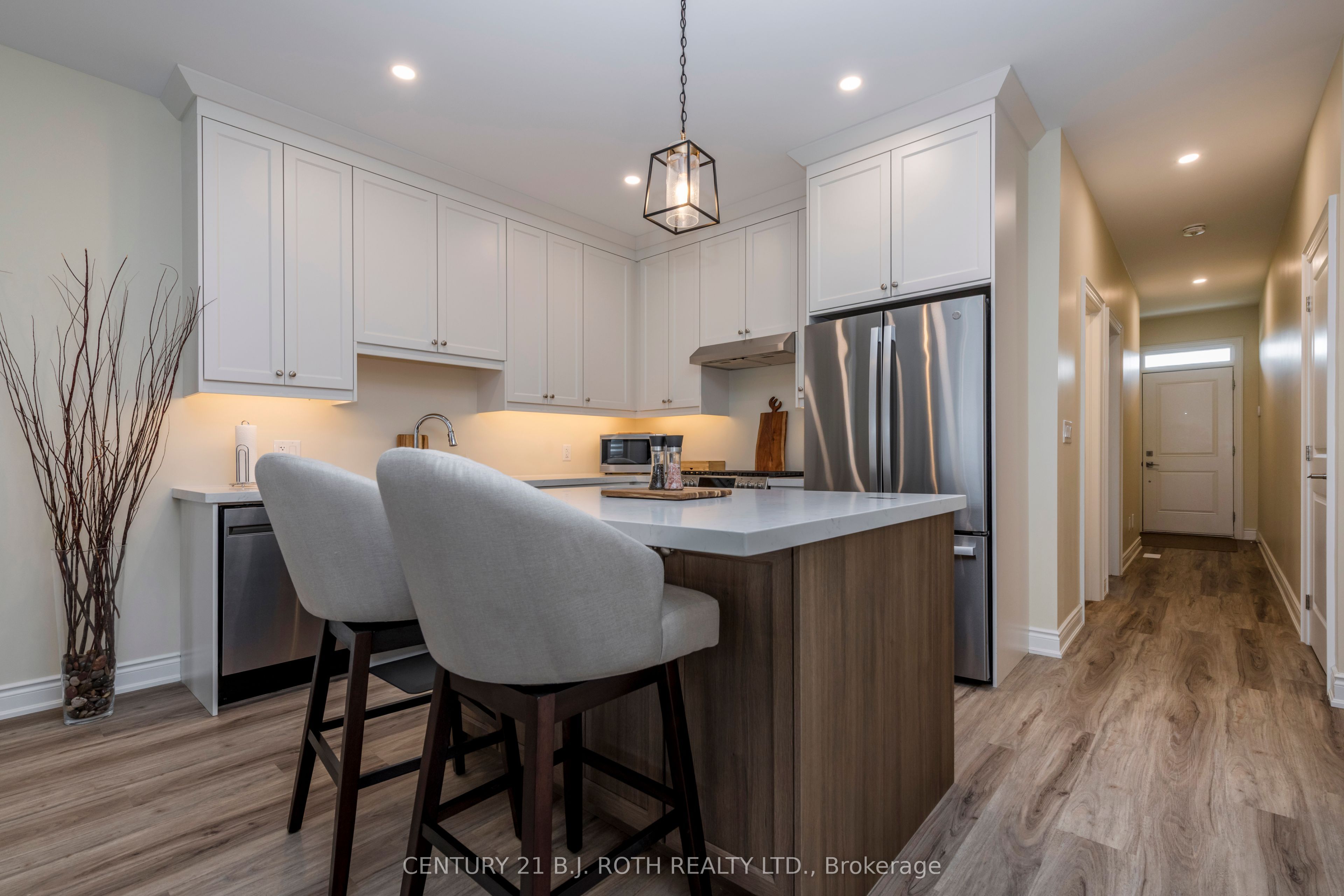 94 Brandon Avenue, Severn, ON L3V 1E0 photo 5