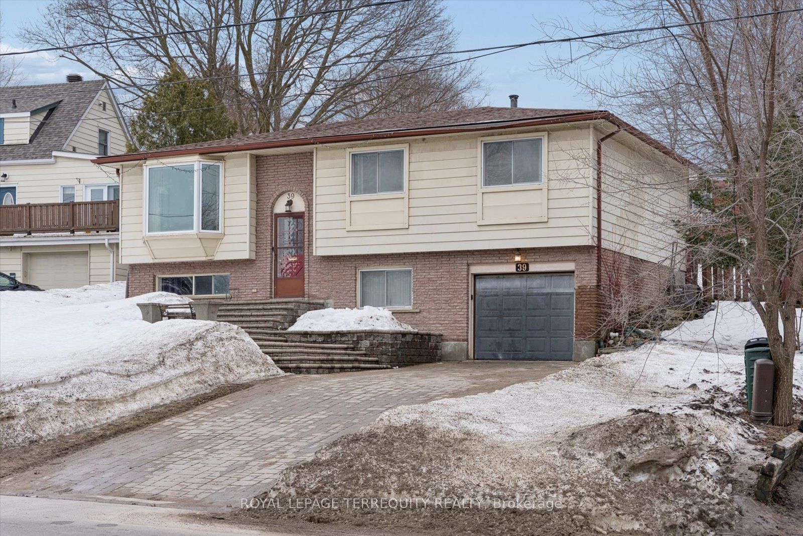 39 Baldwin Lane, Barrie, ON L4N 2W2 photo 2