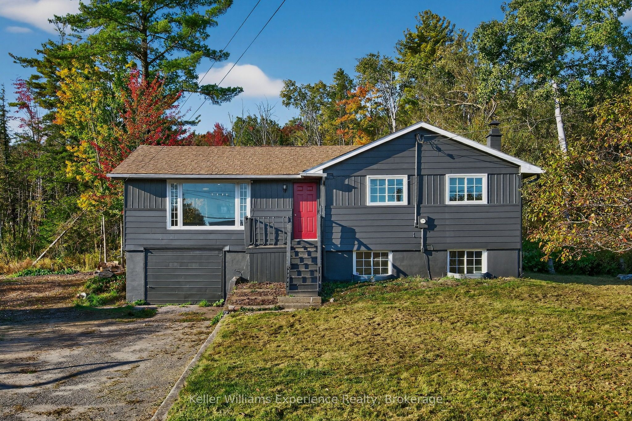 556 Champlain Road, Tiny, ON L9M 0C2