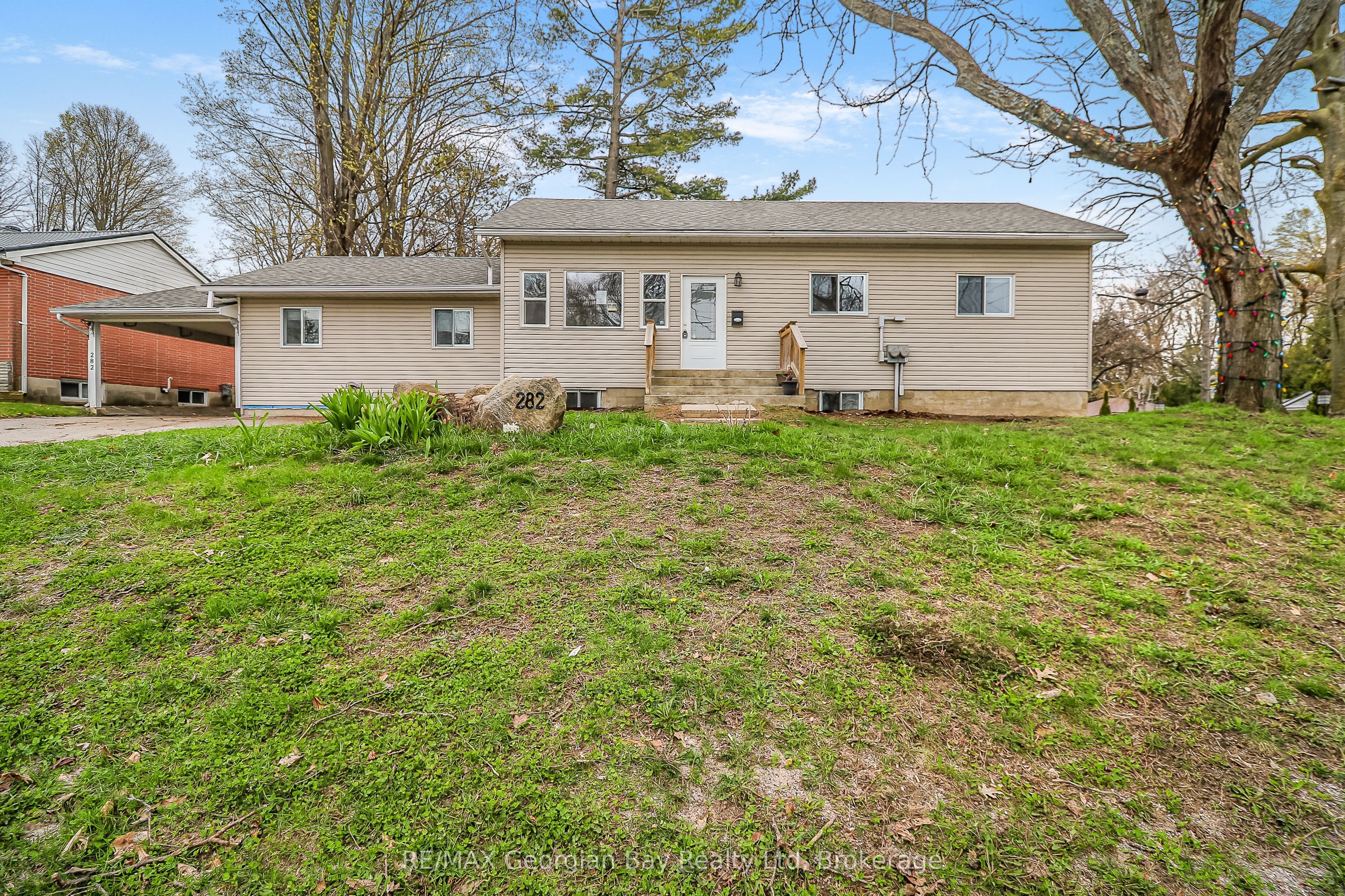 282 Norene Street, Midland, ON L4R 4C2