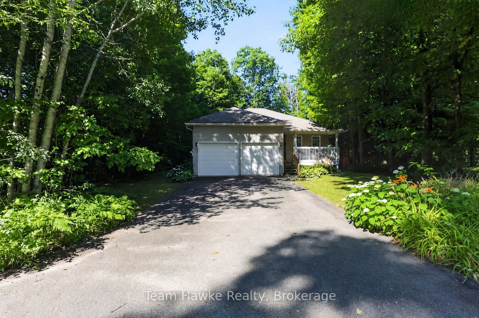 22 LAURIER Boulevard, Tiny, ON L9M 0J2
