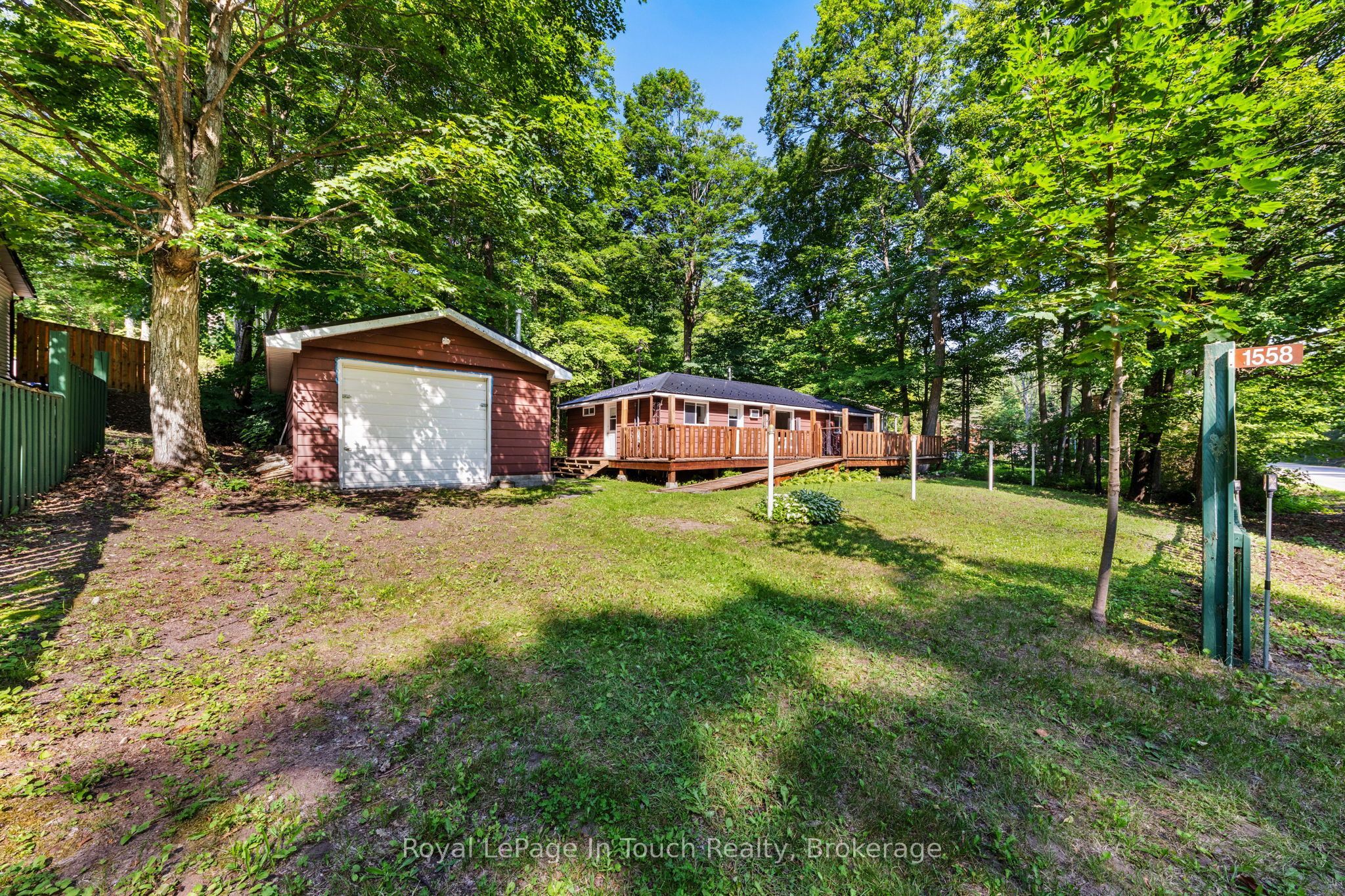 1558 Champlain Road, Tiny, ON L9M 0C1 photo 2