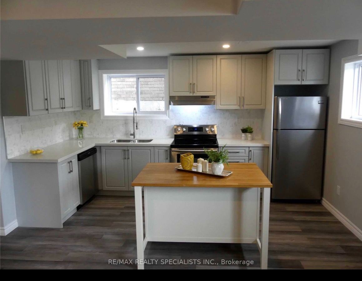 304 EdgeHill Drive N, Barrie, ON L4N 9X4 photo 5
