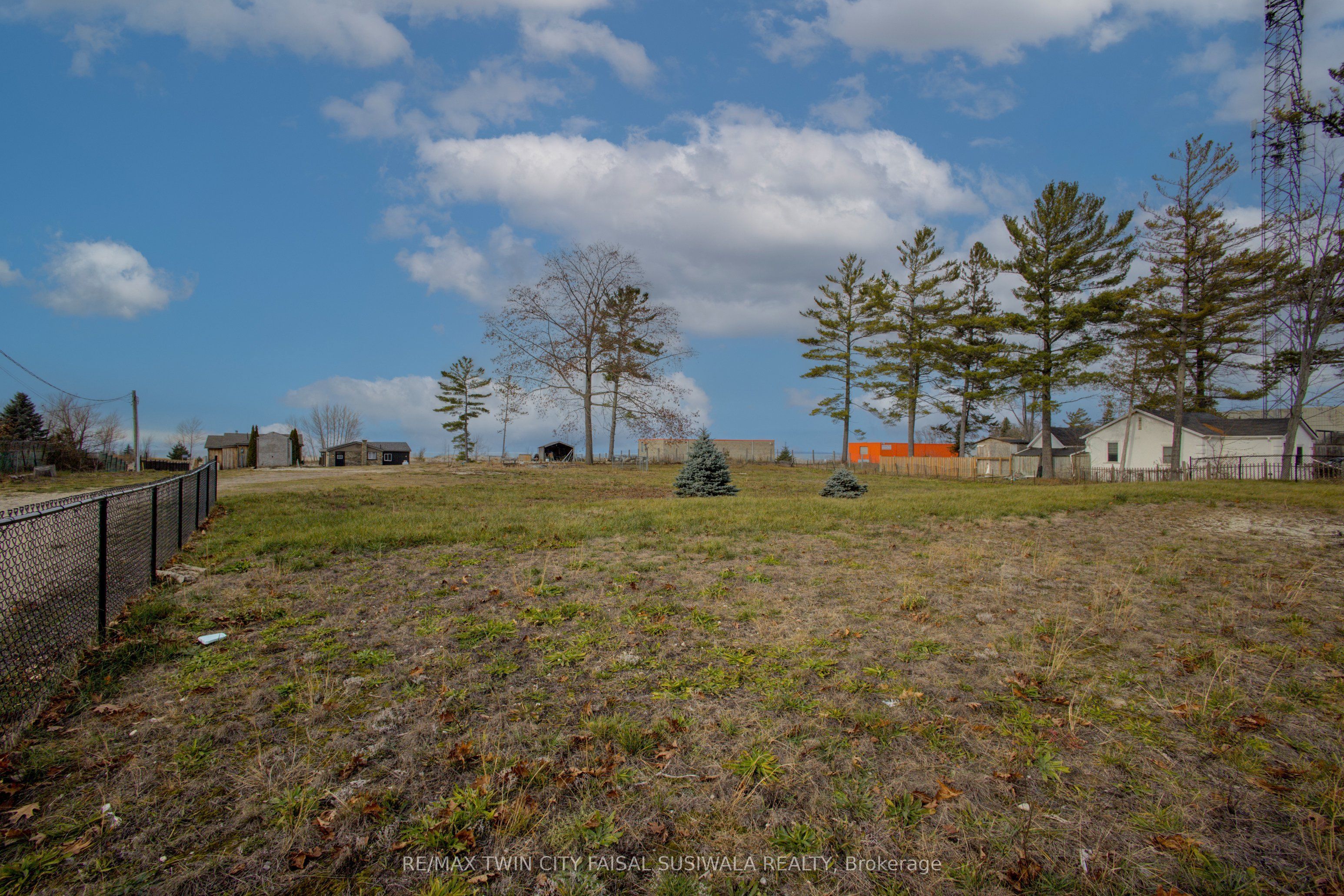 326 RIVER Road E A, Wasaga Beach, ON L3B 5N6 photo 4