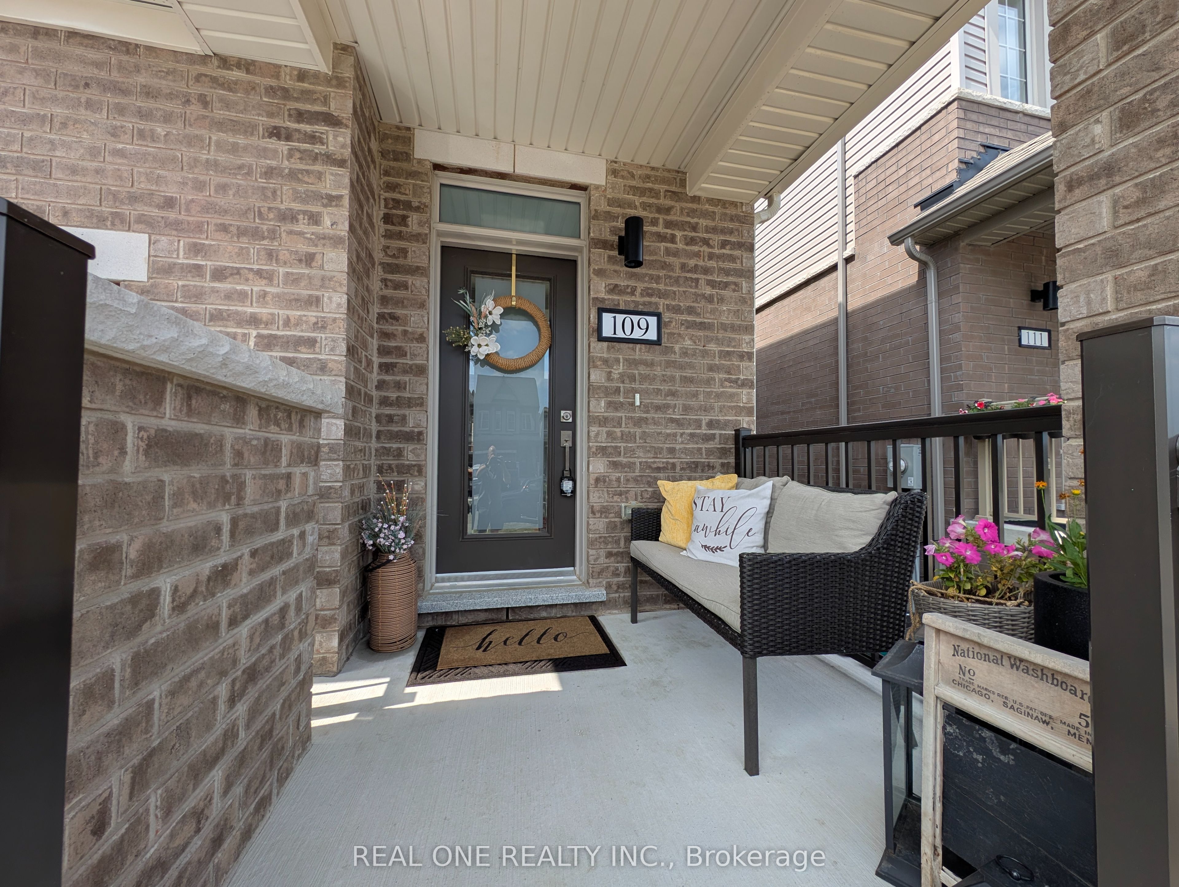 109 SAGEWOOD Avenue N, Barrie, ON L9J 0K5 photo 2