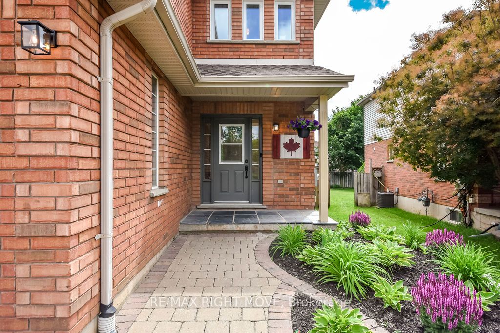 142 JULIA Crescent, Orillia, ON L3V 7X4 photo 3