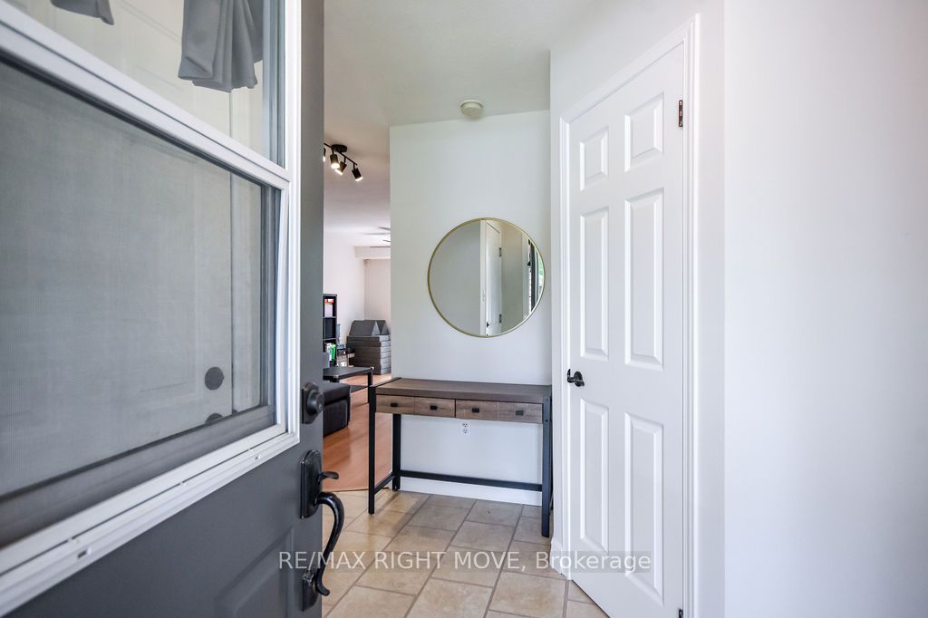 142 JULIA Crescent, Orillia, ON L3V 7X4 photo 4