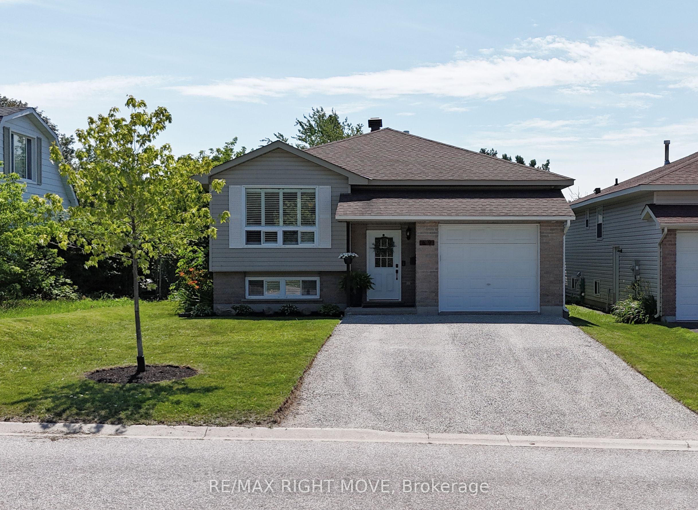 69 Calverley Street, Orillia, ON L3V 3T3